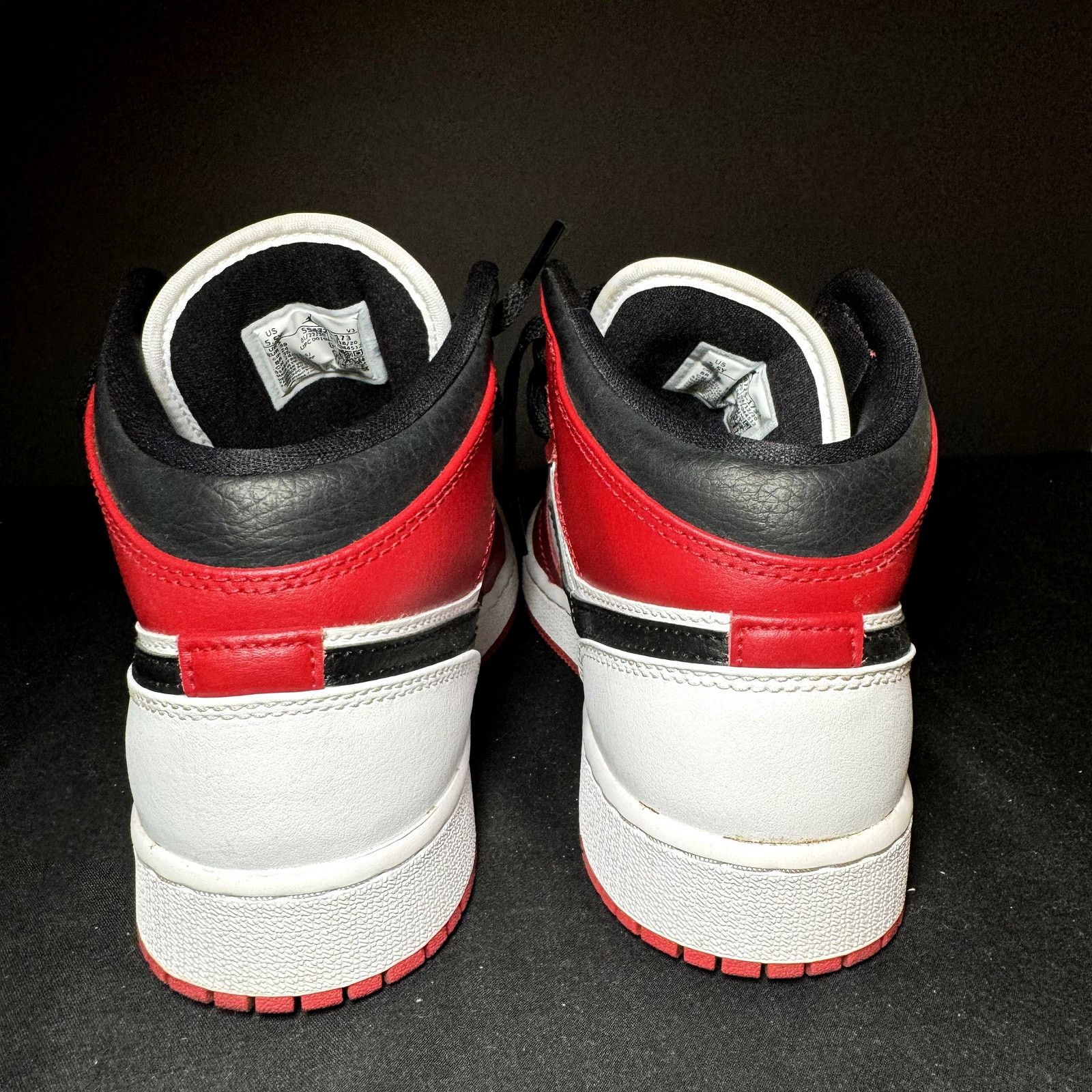Jordan Brand × Nike Nike Air Jordan 1 Mid GS Chicago Men's Shoes - Size 5.5 Size US 5.5 / EU 38 - 5 Thumbnail