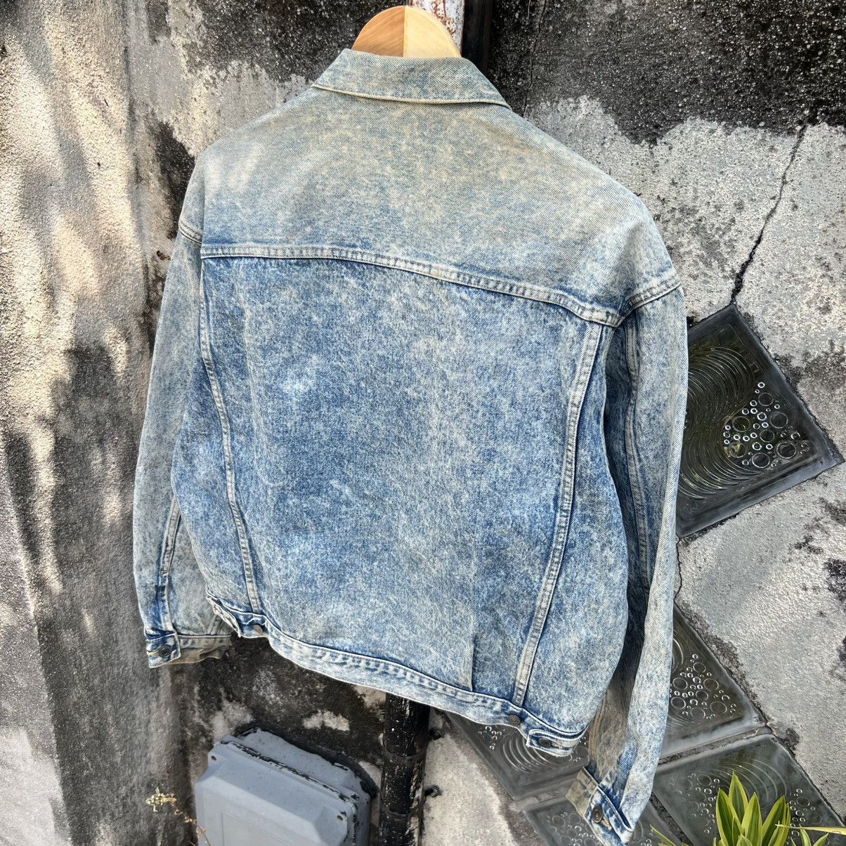 Japanese Brand “RARE” ACID WASH TYPE-3 DENIM JACKET Size US L / EU 52-54 / 3 - 17 Thumbnail