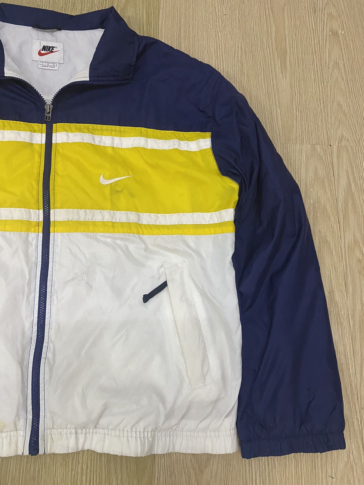 Nike × Vintage Vintage Nike swoosh logo windbreaker jacket Size US L / EU 52-54 / 3 - 4 Thumbnail