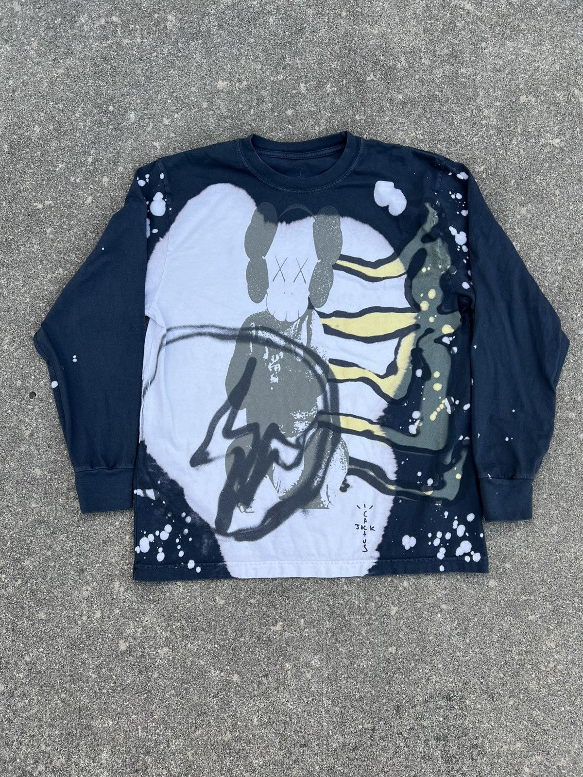Fragment Design × Kaws × Travis Scott Travis Scott KAWS Fragment Design Long Sleeve Shirt Size L Size US L / EU 52-54 / 3 - 1 Thumbnail