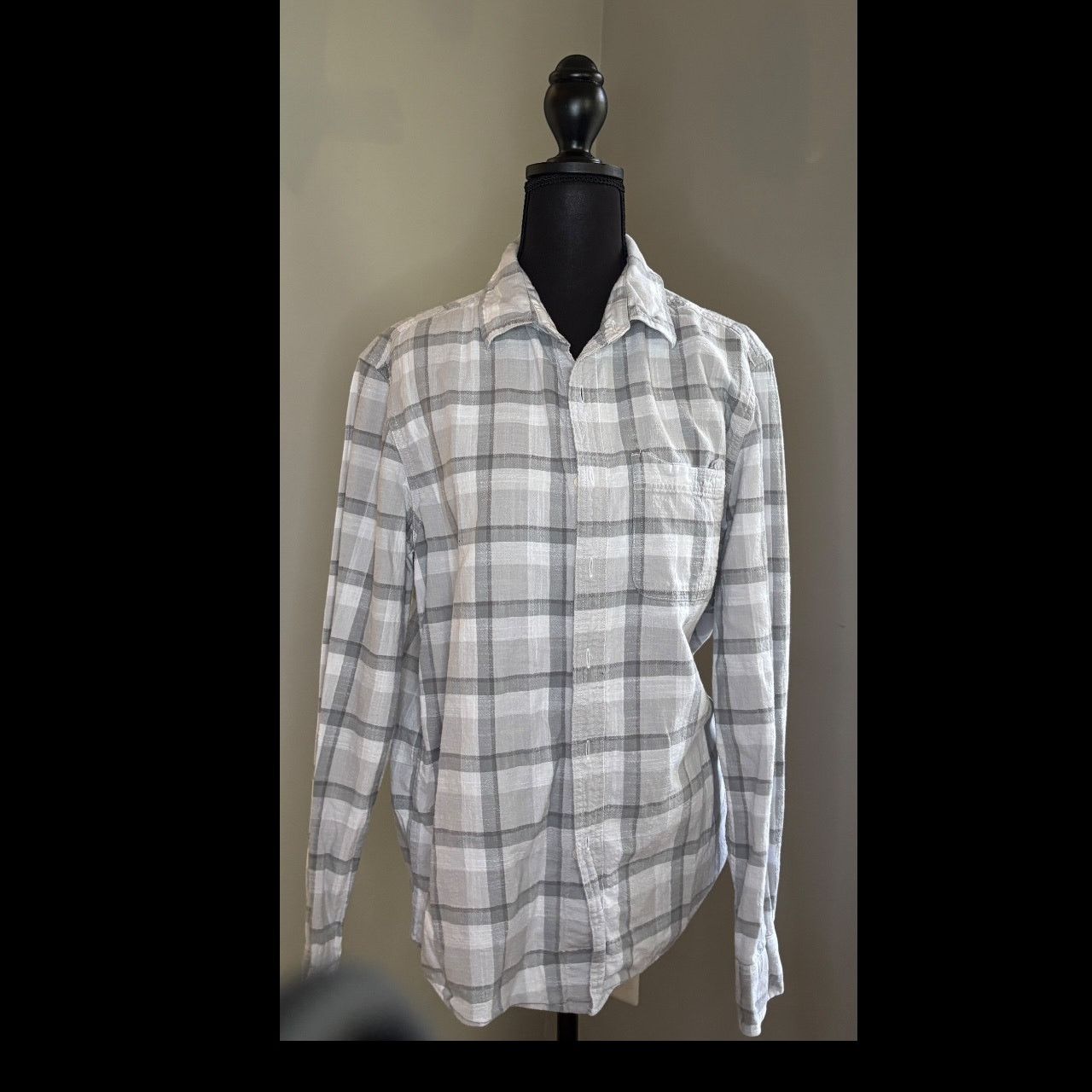 American Eagle Outfitters American eagle outfitters grey and white plaid button up Size S / US 4 / IT 40 - 2 Thumbnail