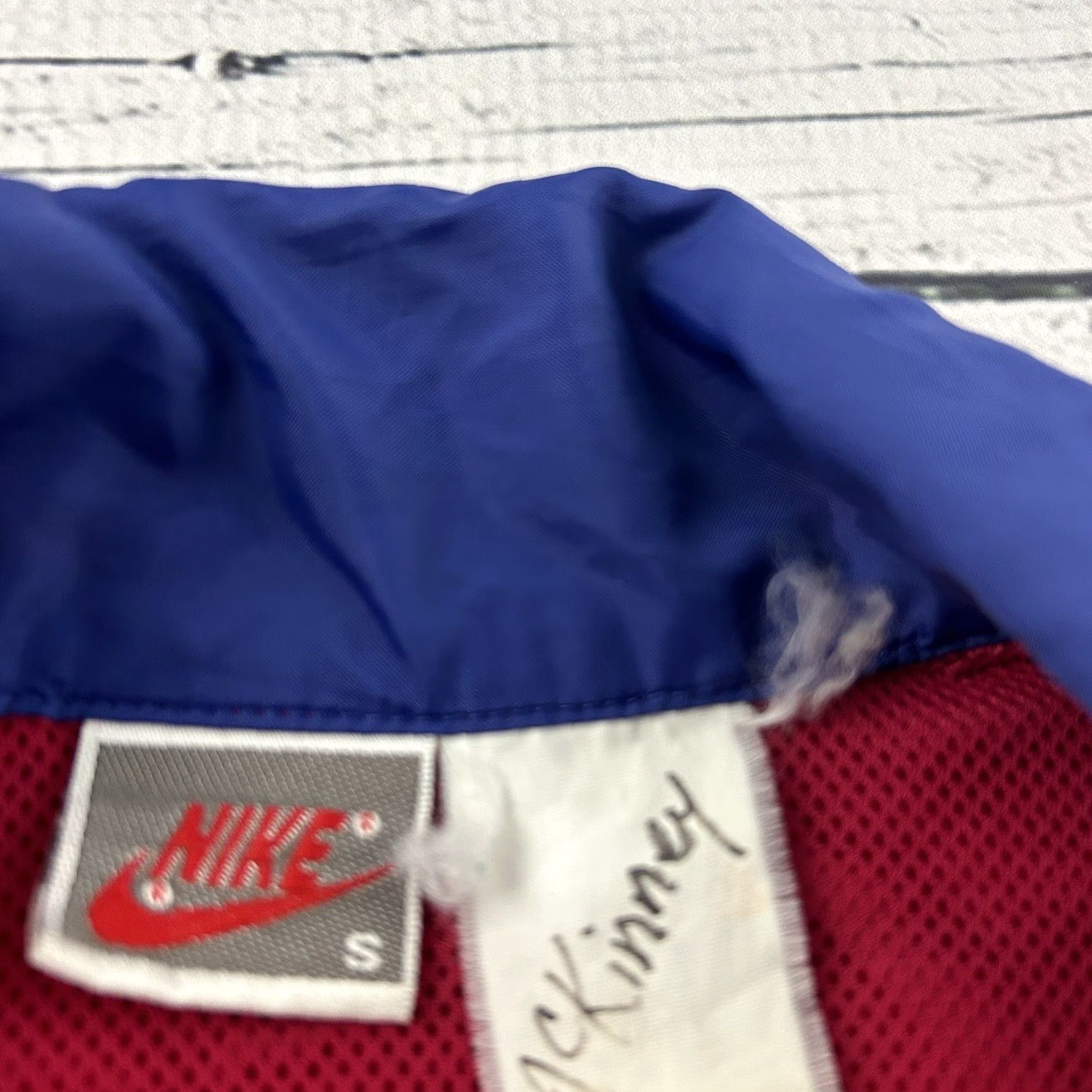 Nike VINTAGE Nike 1/2 Zip Pullover Windbreaker Jacket Men Small Red Nike Windbreaker 1/2 Zip Mens Small Red Size US S / EU 44-46 / 1 - 4 Thumbnail