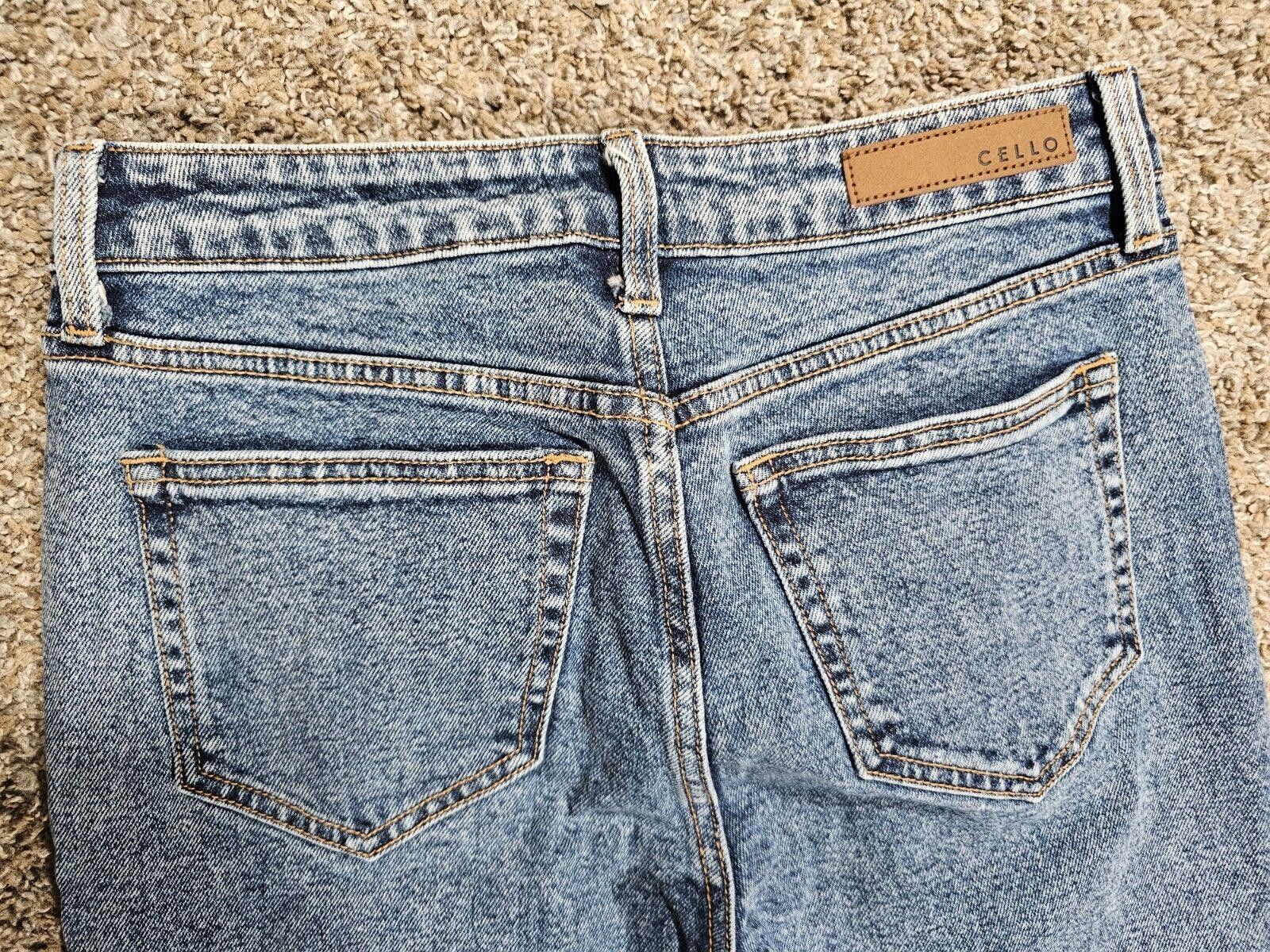Designer Cello Women's Sz 5 Blue Skinny Leg Vintage Light Wash Jeans Size 30" / US 8 / IT 44 - 8 Thumbnail