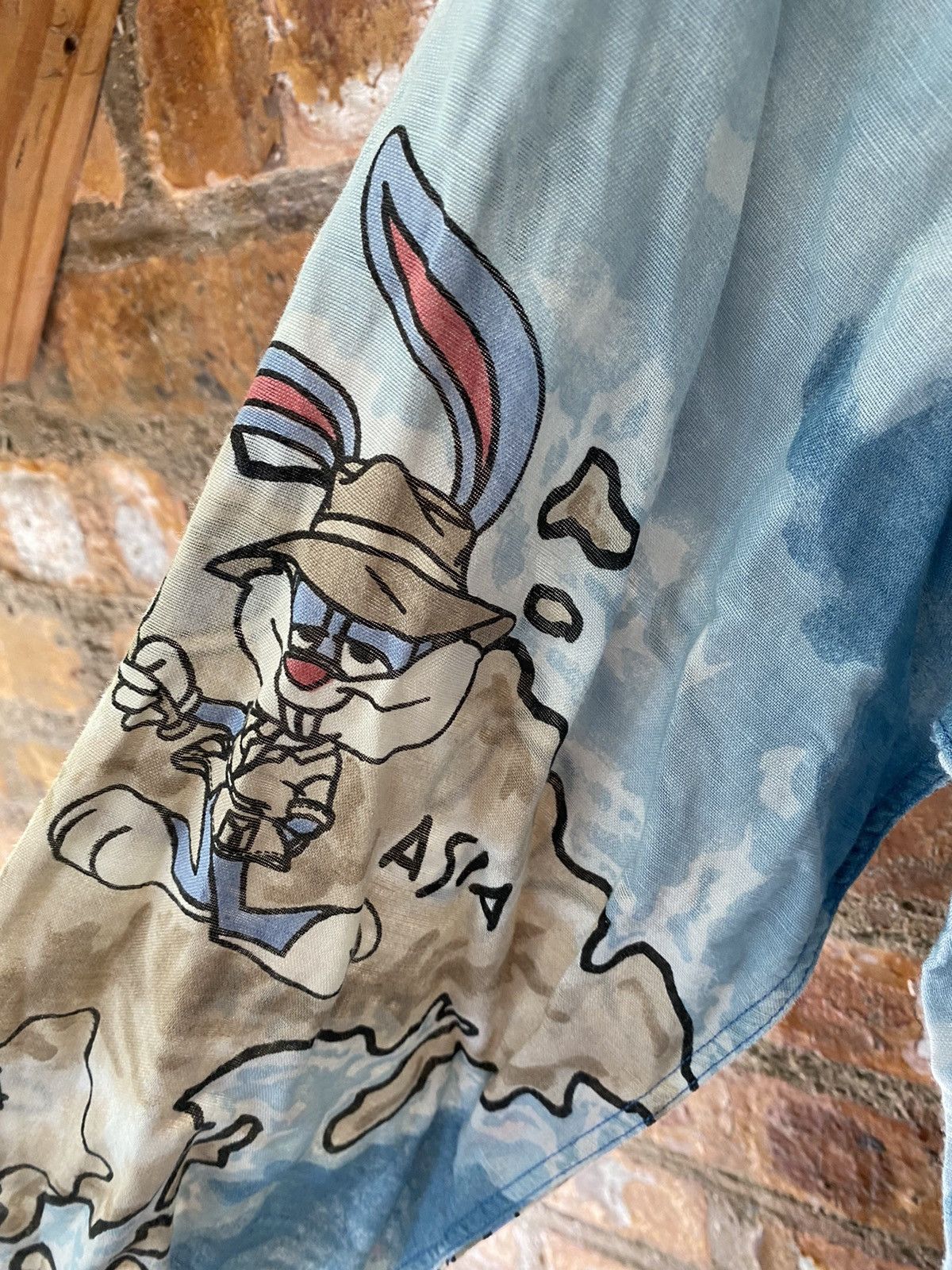 Iceberg 1997 Iceberg X Warner Bros Button up carton nerwork Size US L / EU 52-54 / 3 - 9 Thumbnail