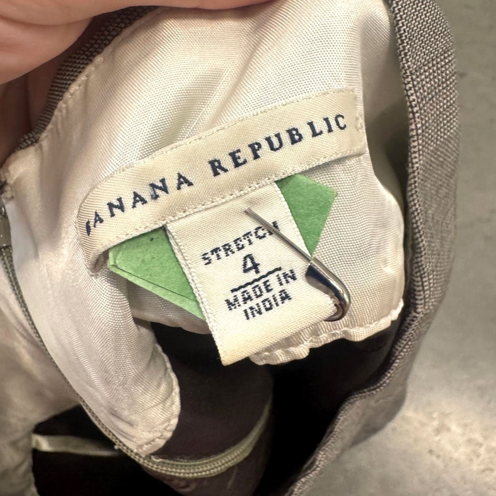 Banana Republic VINTAGE Banana Republic Skirt Women SZ 4 Grey Pink Plaid Pencil Mini A-Line Short 4 Womens Size 27" / US 4 / IT 40 - 5 Thumbnail