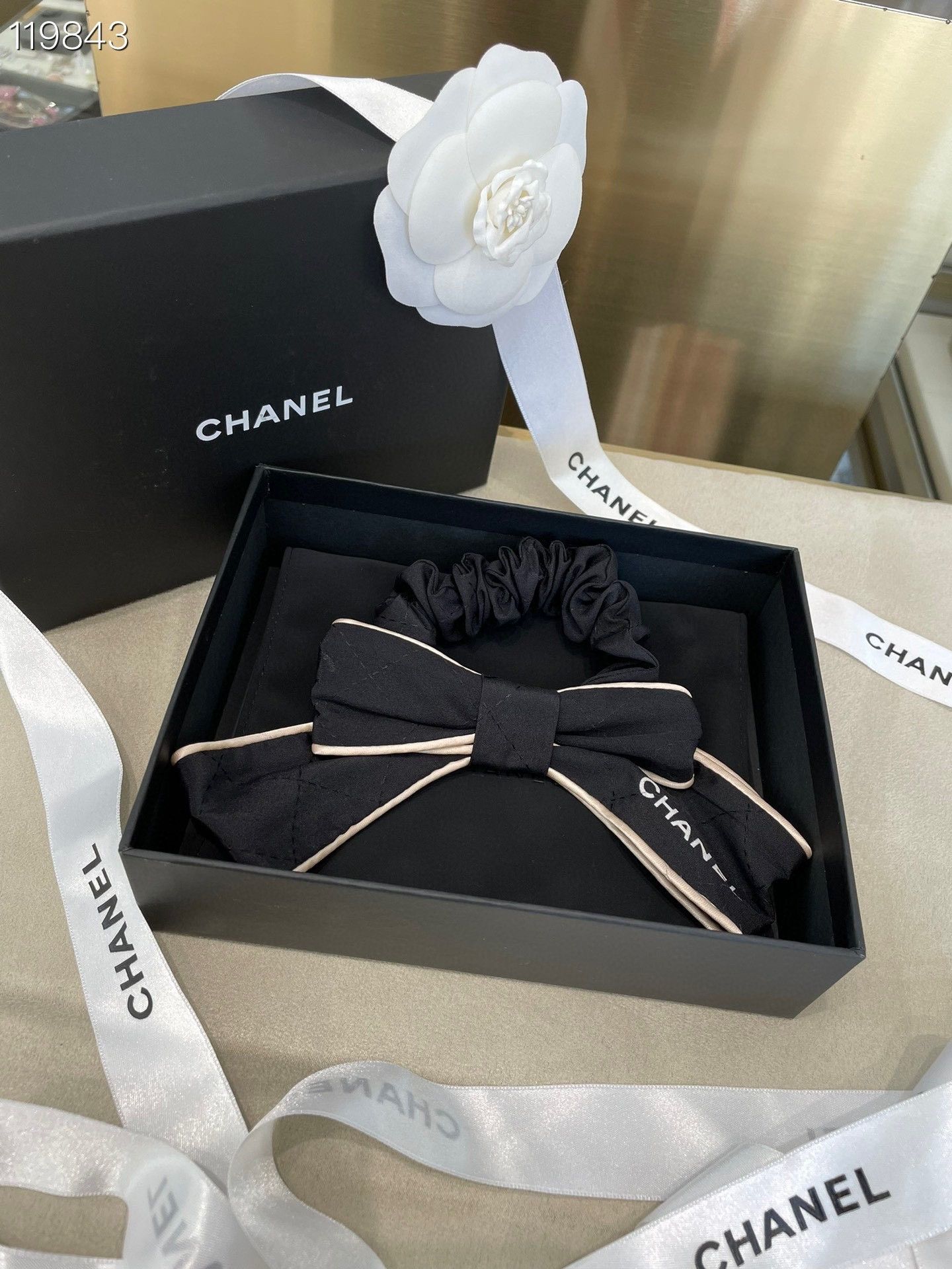 Chanel Chanel 23C Black White Bow CC Hair Tie Size ONE SIZE - 1 Thumbnail