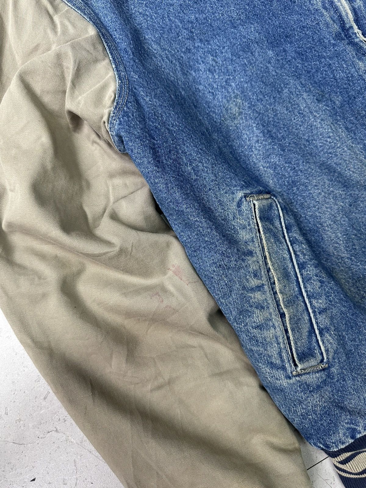 Carhartt × Vintage RARE 90s CARHARTT DENIM VARSITY JACKET Size US L / EU 52-54 / 3 - 3 Thumbnail