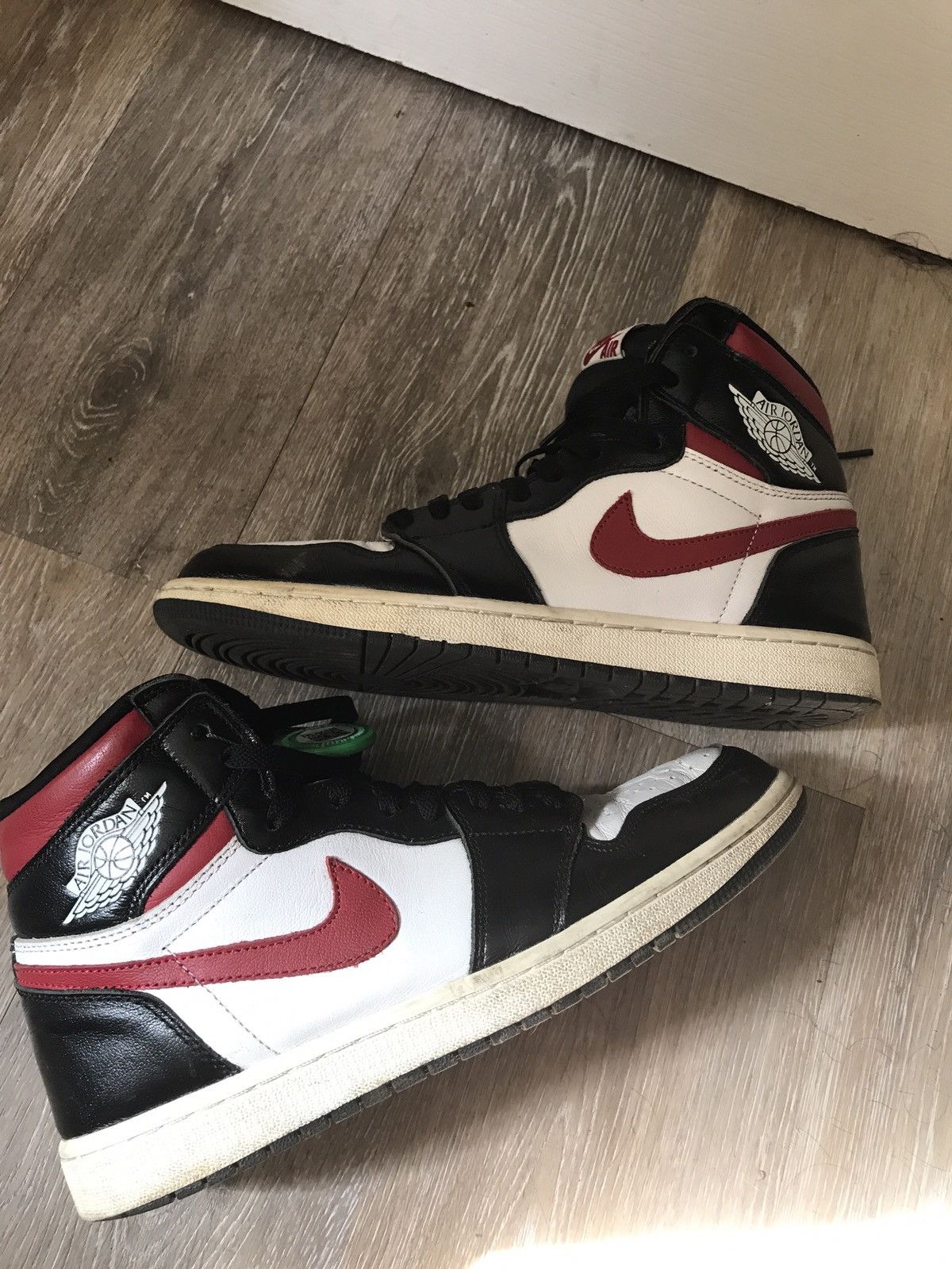 Jordan Brand Air Jordan 1 Retro High Black Gym Red Sail 9.5 2019 Nike Size US 9.5 / EU 42-43 - 12 Thumbnail