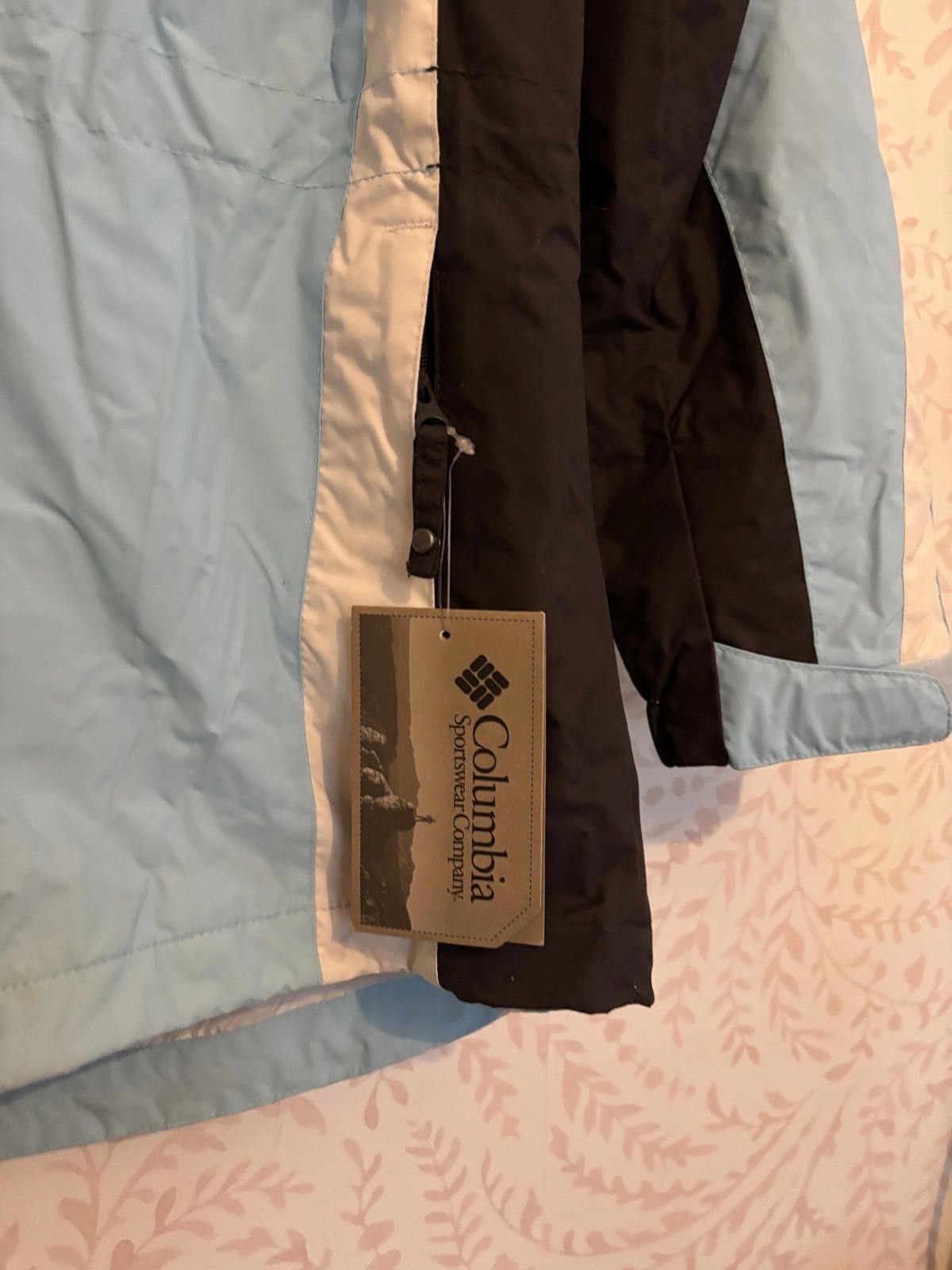 Columbia NWT Columbia Women's Light Blue and Black Waterproof Jacket Size M / US 6-8 / IT 42-44 - 3 Thumbnail
