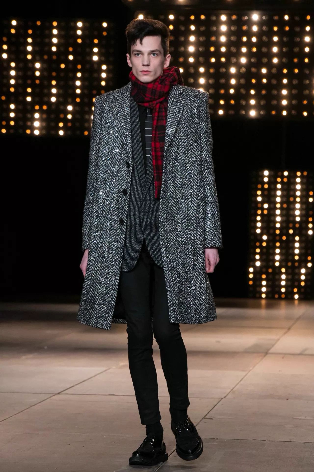 Saint Laurent Paris Saint Laurent SLP14AW Runway British Red Check Wool Scarf Size ONE SIZE - 5 Thumbnail