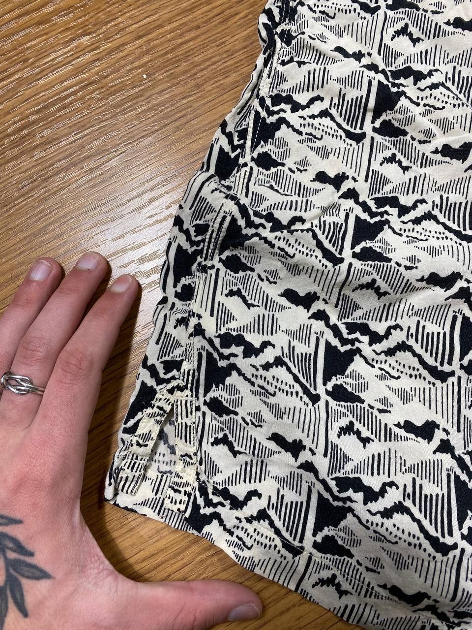 Allsaints Hawaiian shirt allsaints streetwear y2k shirt Size US S / EU 44-46 / 1 - 3 Thumbnail
