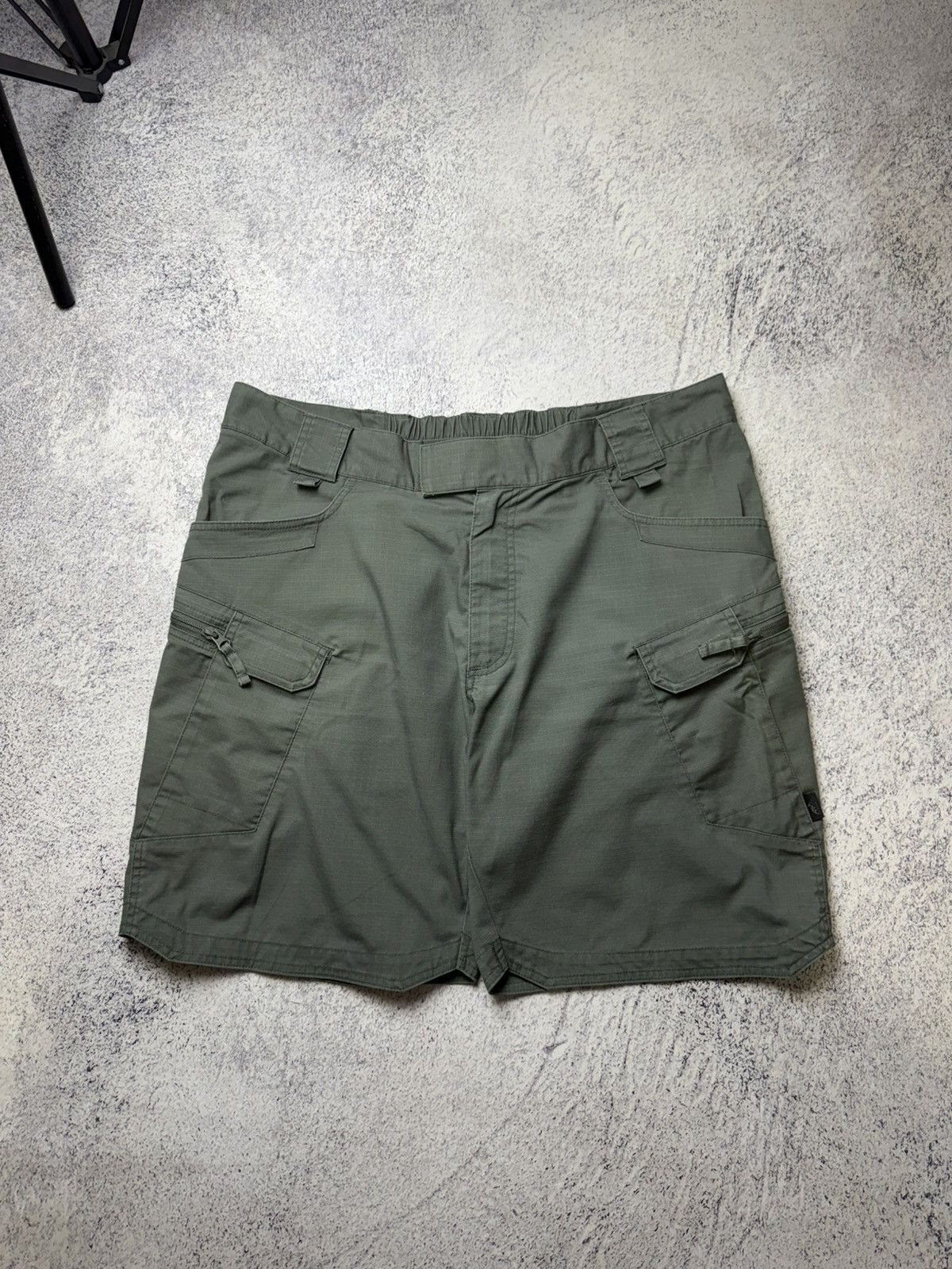 Vintage Mens Helikon-Tex Cargo Military Green Shorts Size US 38 / EU 54 - 1 Thumbnail