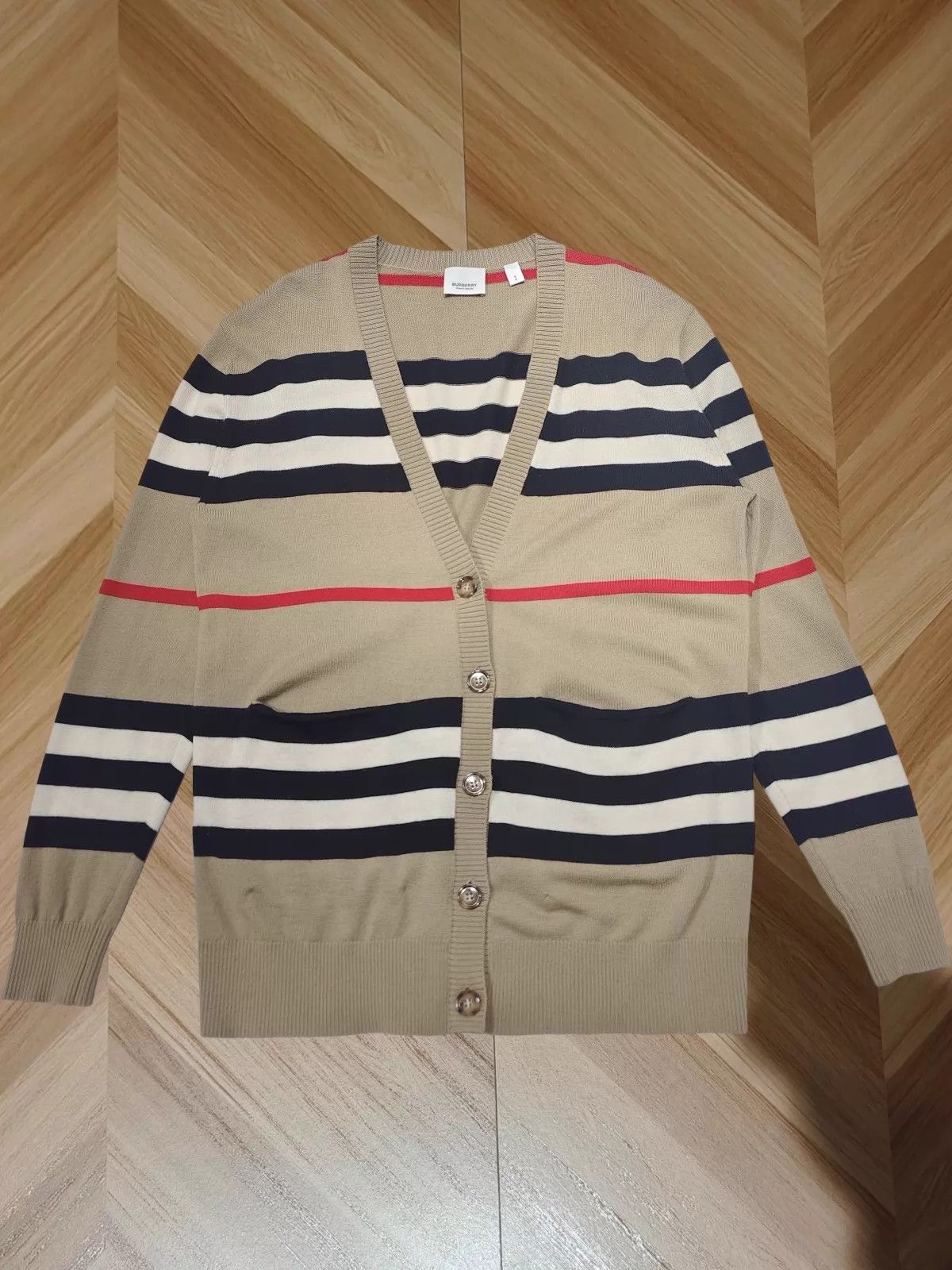 Burberry Burberry check cardigan S new with tags authentic Size S / US 4 / IT 40 - 1 Thumbnail