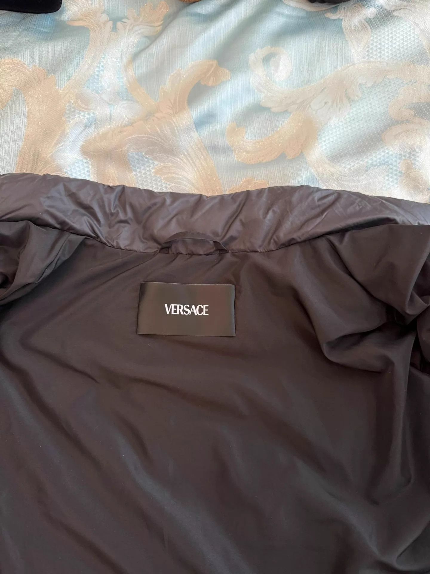 Versace Versace Black Short Stand Collar Down Jacket L Embroidered Size US M / EU 48-50 / 2 - 3 Thumbnail