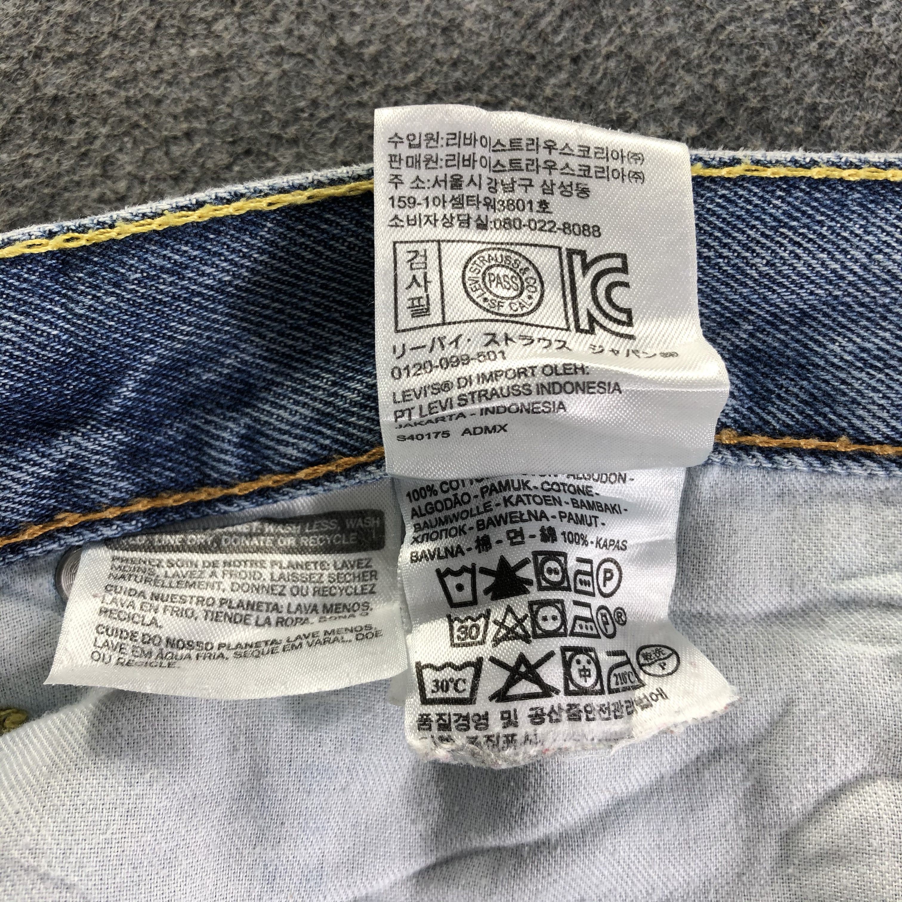 Levi's Vintage Blue Wash Levis 505 Jeans-J4421 Size US 35 - 11 Thumbnail