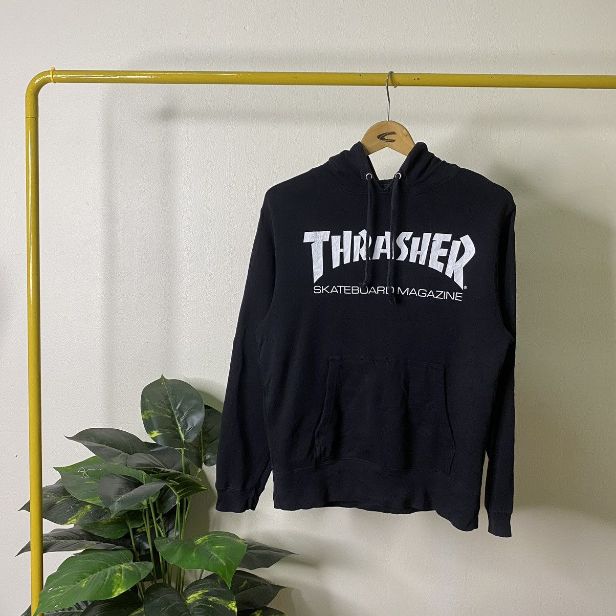 Thrasher × Vintage Vintage 2000s Thrasher Skateboard Magazine Pullover Hoodie Size US S / EU 44-46 / 1 - 1 Thumbnail