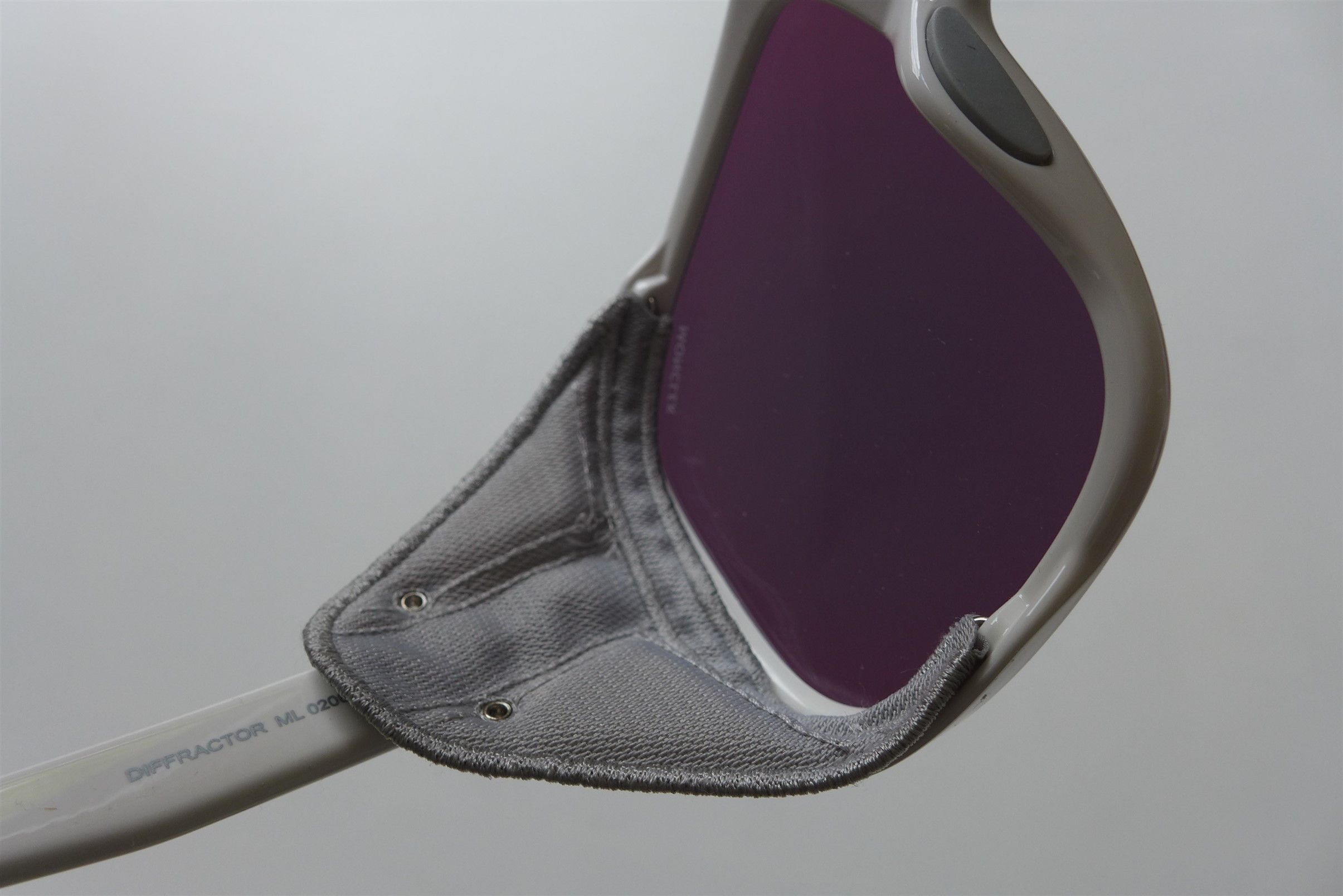 Moncler Moncler Diffractor Sunglasses - White / Smoke Mirror Size ONE SIZE - 15 Thumbnail