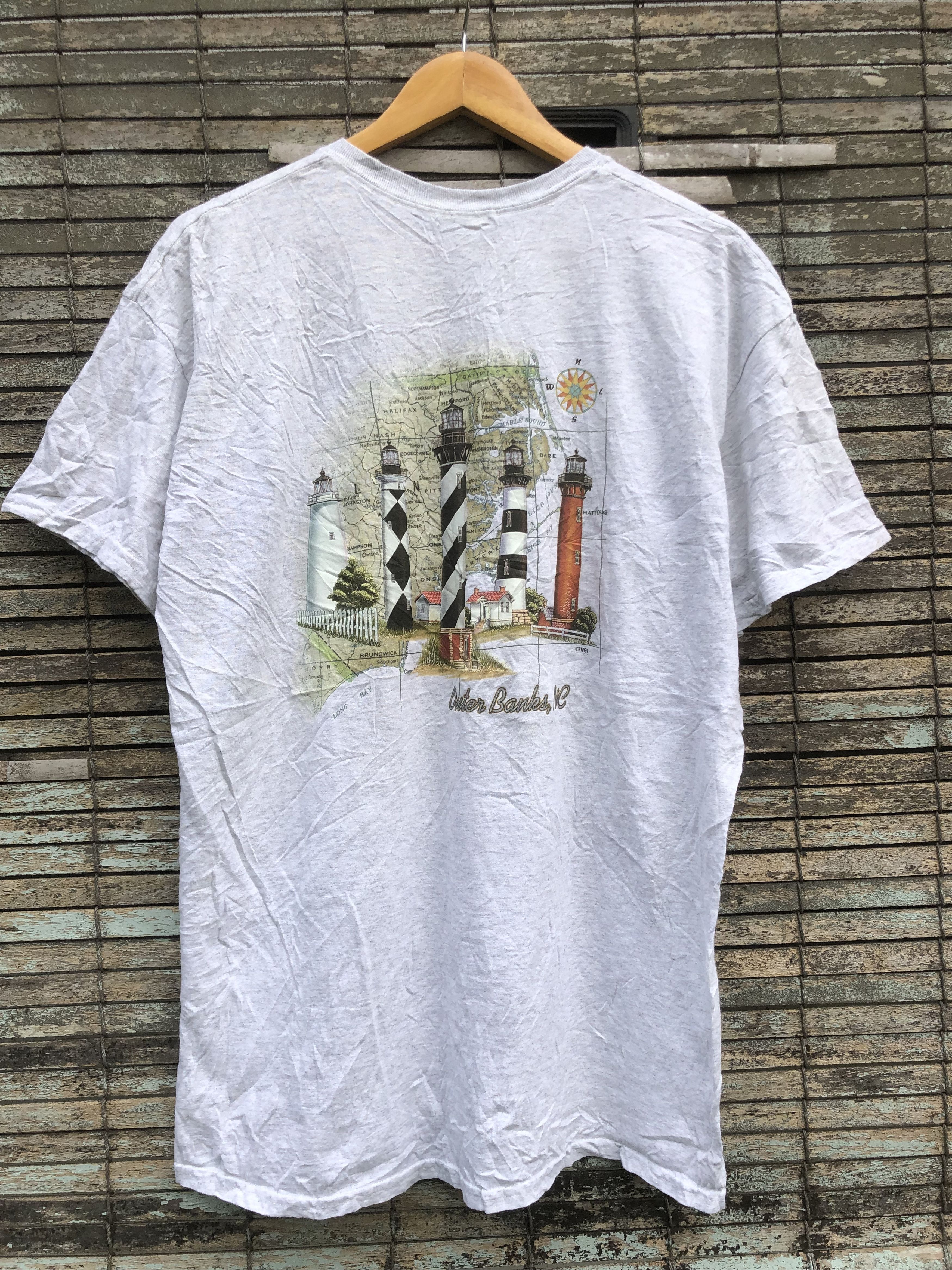 Vintage Vintage Outer Banks,NC Lighthouse Graphic Backhit Tee Size US L / EU 52-54 / 3 - 1 Thumbnail