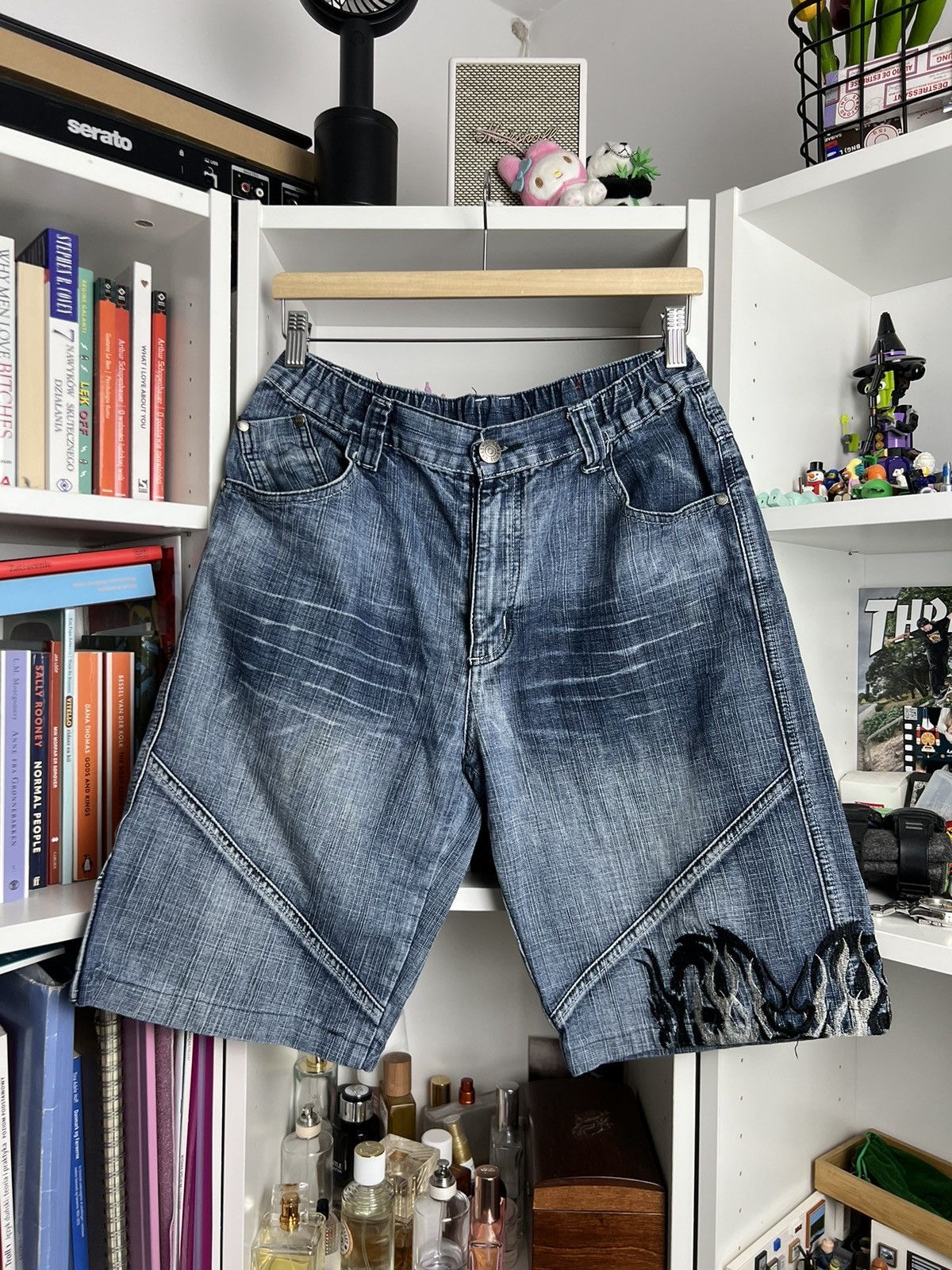 Tribal Streetwear × Vintage Vintage Y2K baggy tribal dragon carpenter shorts jorts M 90s Size US 32 / EU 48 - 2 Thumbnail