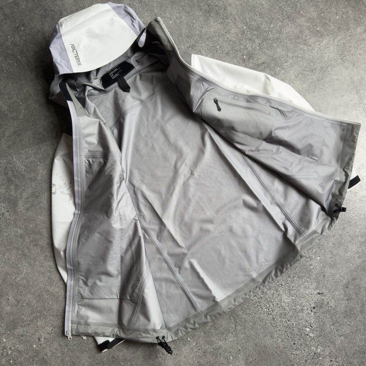 Arc'teryx × Beams Plus Arc'teryx x BEAMS Women's Beta Jacket Tranquil Size S / US 4 / IT 40 - 5 Thumbnail