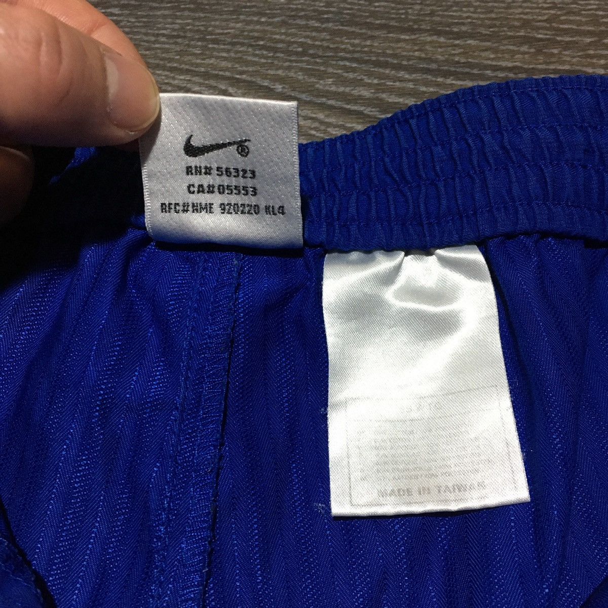 Nike Vintage 90s NIKE Swoosh Logo Embroidery Dri-Fit Shorts Size US 32 / EU 48 - 10 Thumbnail