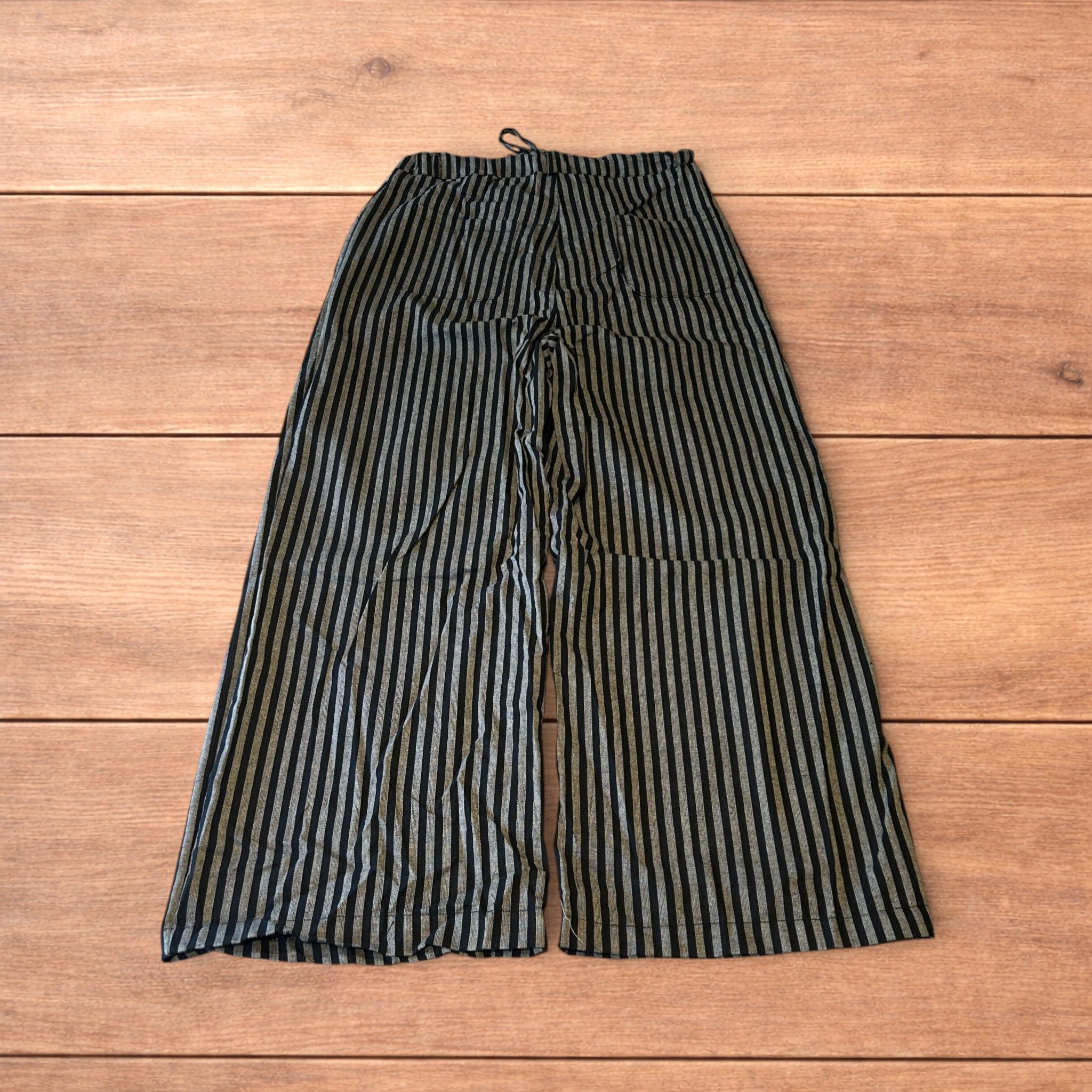 Japanese Brand Vintage style baggy wide striped trousers in black/grey. Size US 34 / EU 50 - 2 Thumbnail