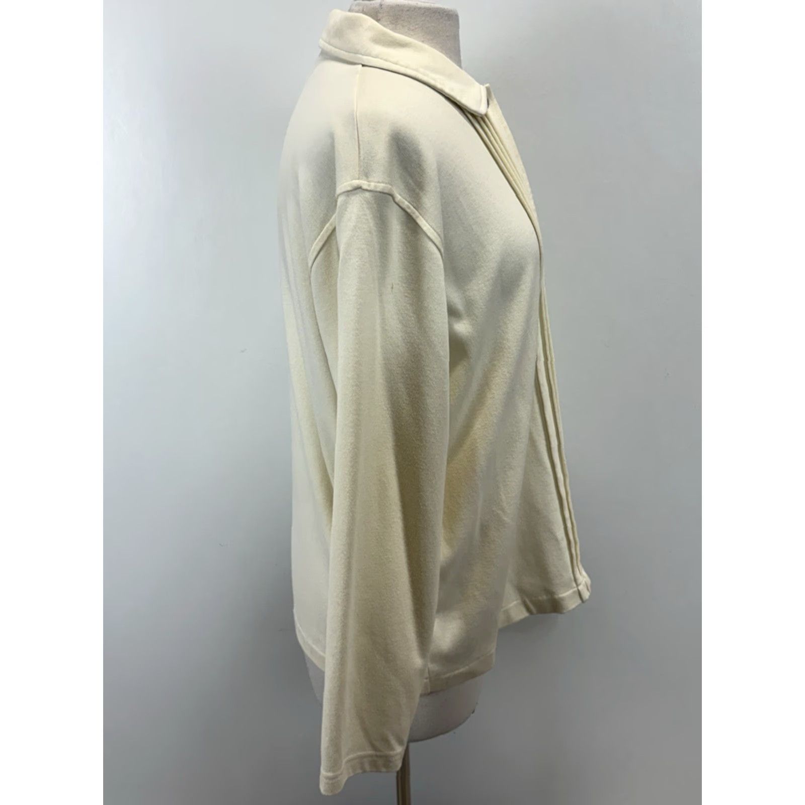 Orvis VINTAGE Orvis Knit Button Up Shirt Large Women’s Ivory Pintuck Pleats 90s Casual Women’s Shirt Size L / US 10 / IT 46 - 4 Thumbnail