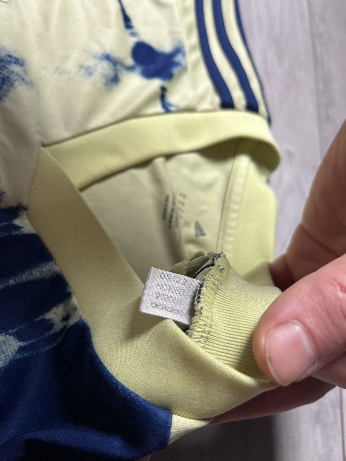 Adidas LEEDS UNITED 2022/2023 AWAY FOOTBALL ADIDAS SOCCER JERSEY Size US XL / EU 56 / 4 - 5 Thumbnail