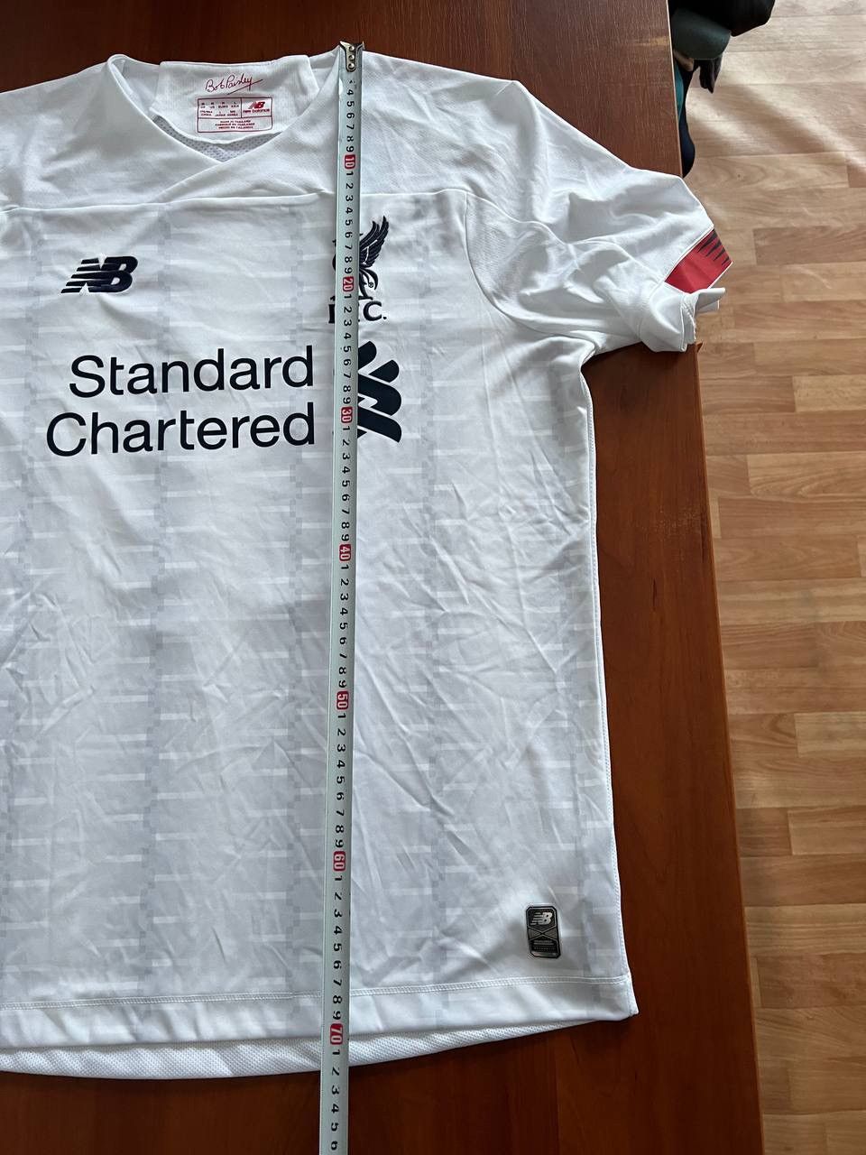 New Balance NEW! 2019/20 LIVERPOOL FC #11 M.SALAH HOME SOCCER JERSEY M Size US M / EU 48-50 / 2 - 21 Thumbnail
