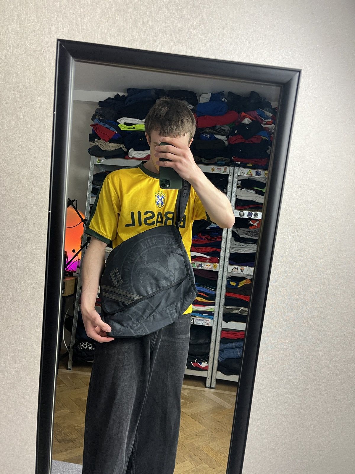 Diesel × Vintage Vintage Diesel Big Logo Messenger Crossbody Bag Hype Y2K Size ONE SIZE - 2 Thumbnail