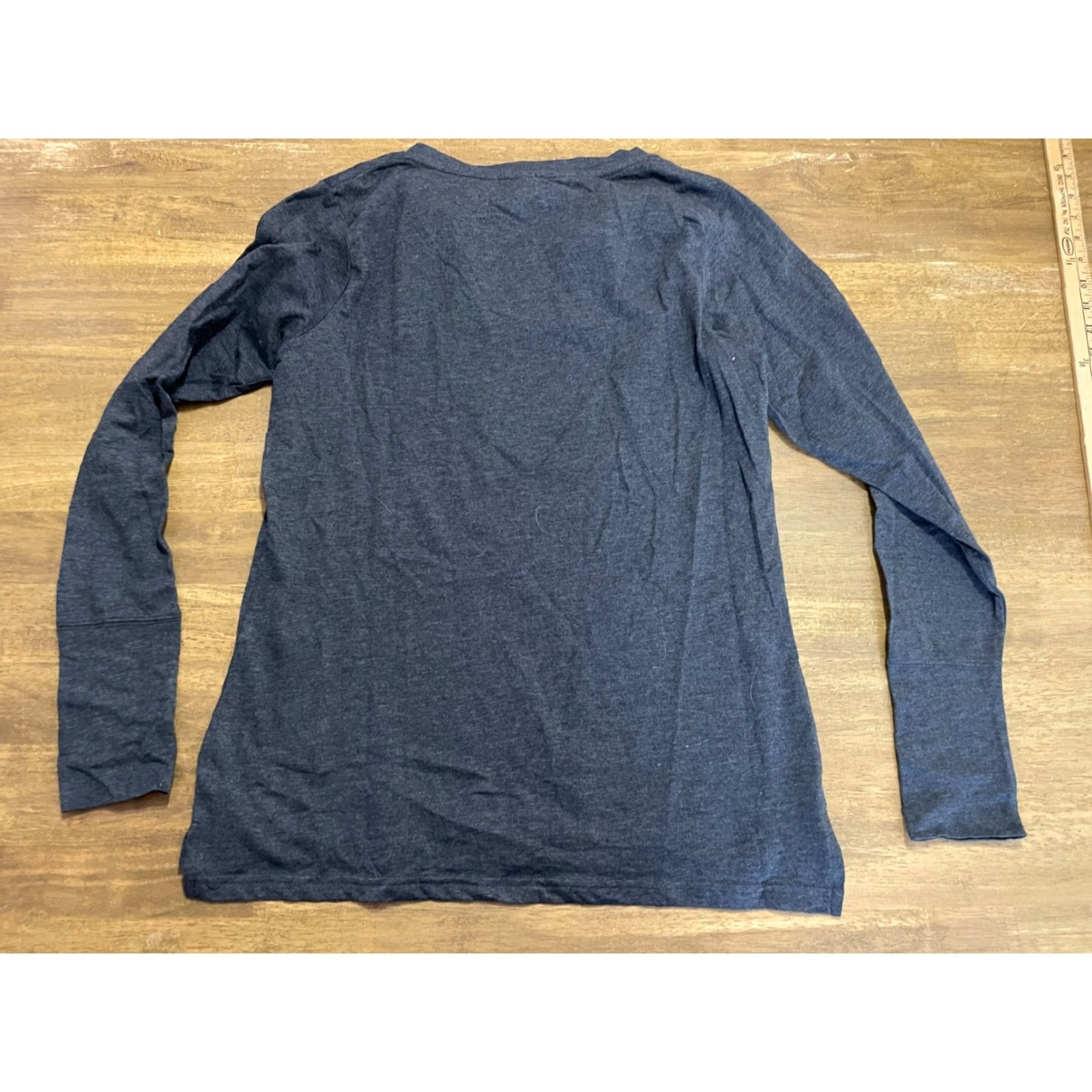 Olive Live and Tell Shirt Womens Large Gray Long Sleeve V-Neck Tie Up Shirt Size L / US 10 / IT 46 - 2 Thumbnail