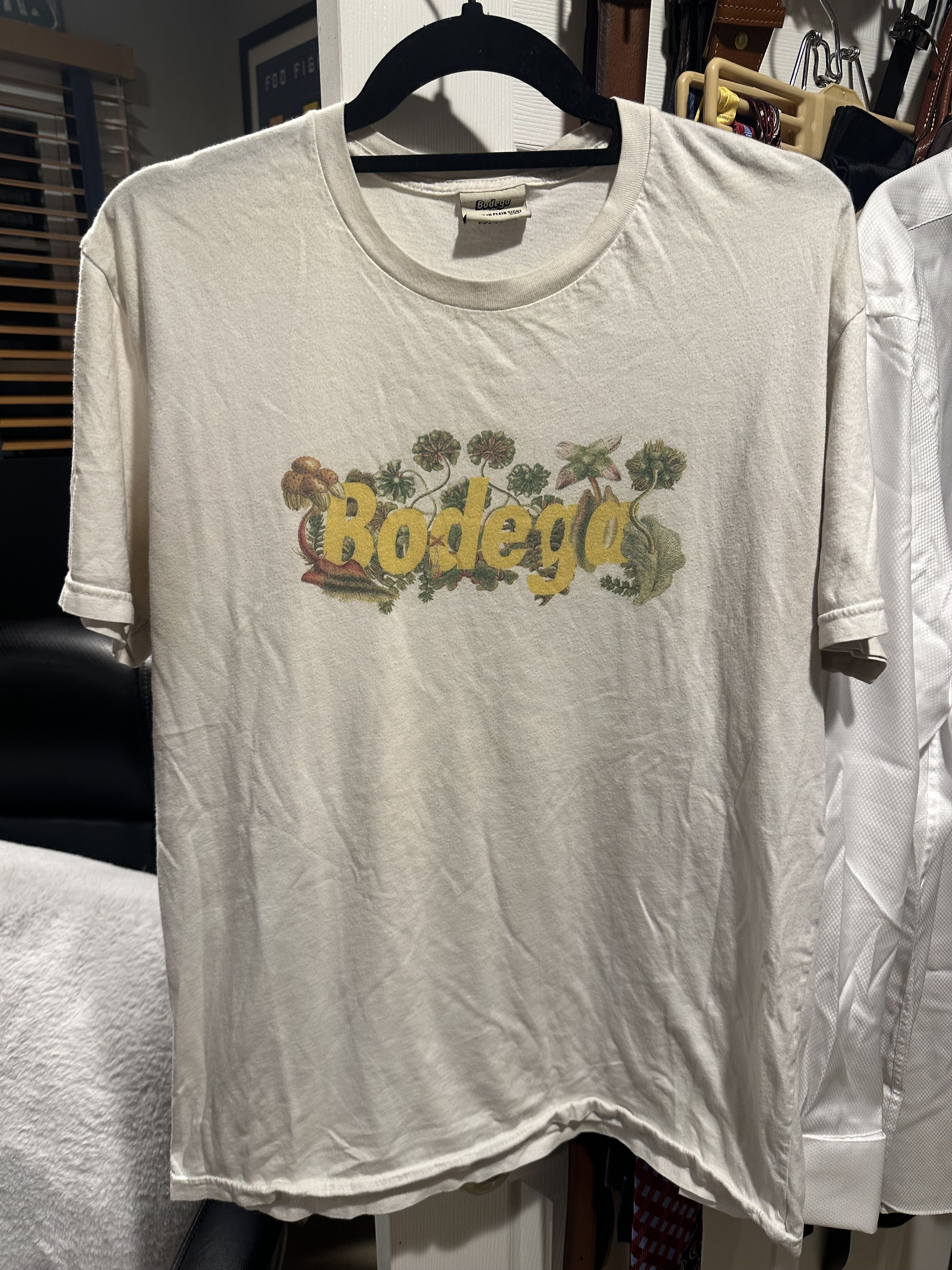 Bodega Bodega T Shirt (Boston) Flower Design Size US L / EU 52-54 / 3 - 1 Thumbnail
