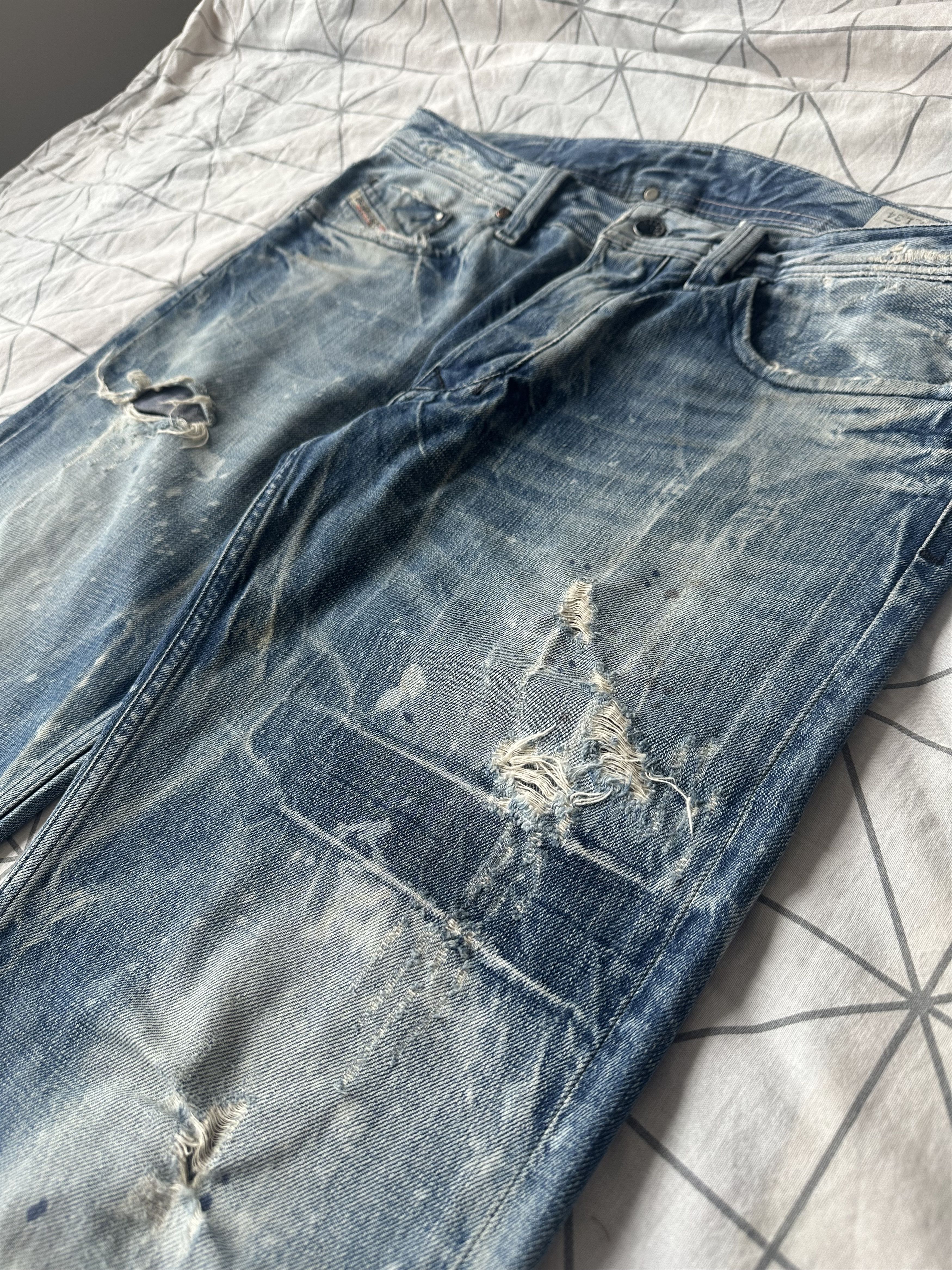 Diesel 90’s Diesel Distressed Paint Splatter Denim Made In Italy Size US 34 / EU 50 - 3 Thumbnail