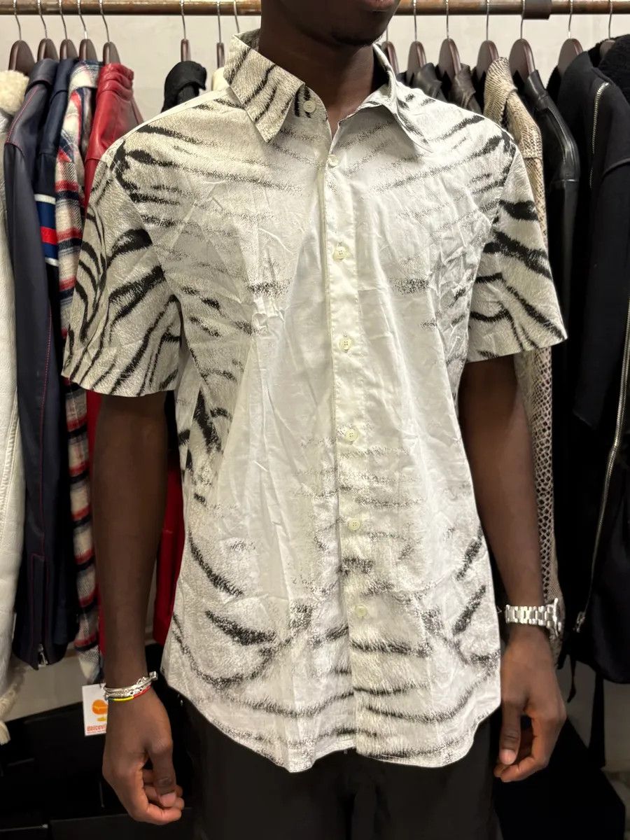 Just Cavalli 2000s Cavalli Black & White Safari Savage Zebra Short Sleeves Shirt Size US M / EU 48-50 / 2 - 2 Thumbnail