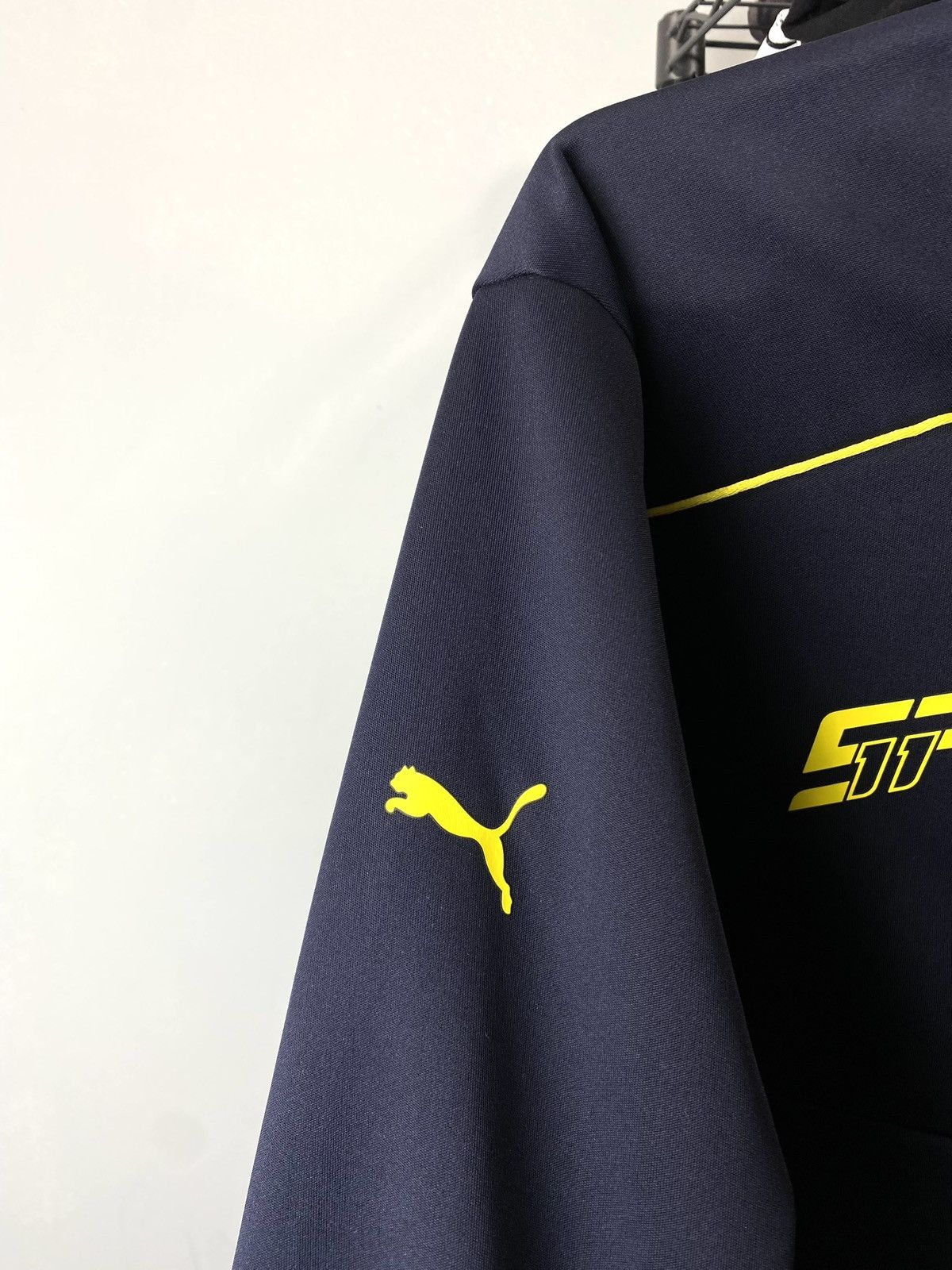 Red Bull Puma Red Bull Racing Softshell Jacket Monster F1 Size US L / EU 52-54 / 3 - 5 Thumbnail