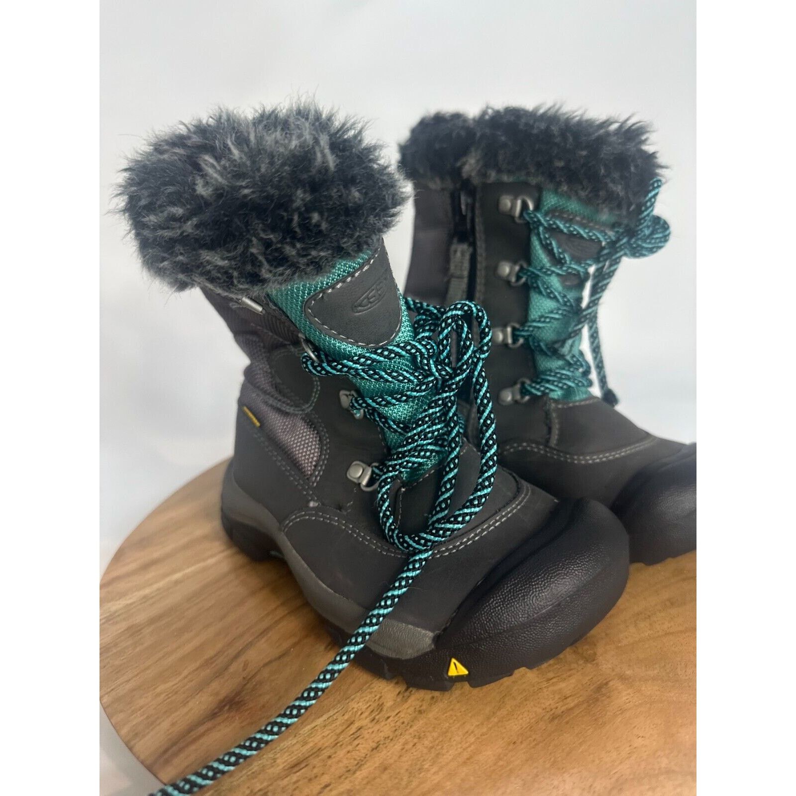 KEEN Keen Boots Size 11 Youth Winter Faux Fur Lined Speed Lace Size US 11 / IT 41 - 2 Thumbnail