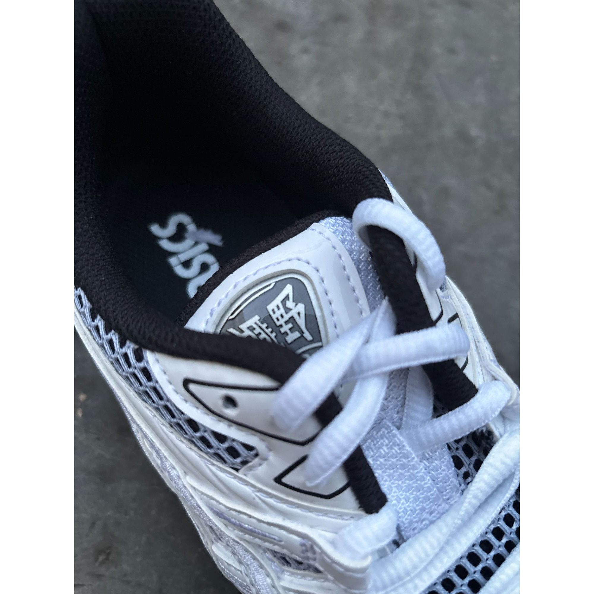 Asics GmbH X ASICS Gel-Kayano White/Black Size 39.5 Brand New With Size US 6.5 / EU 39-40 - 5 Thumbnail