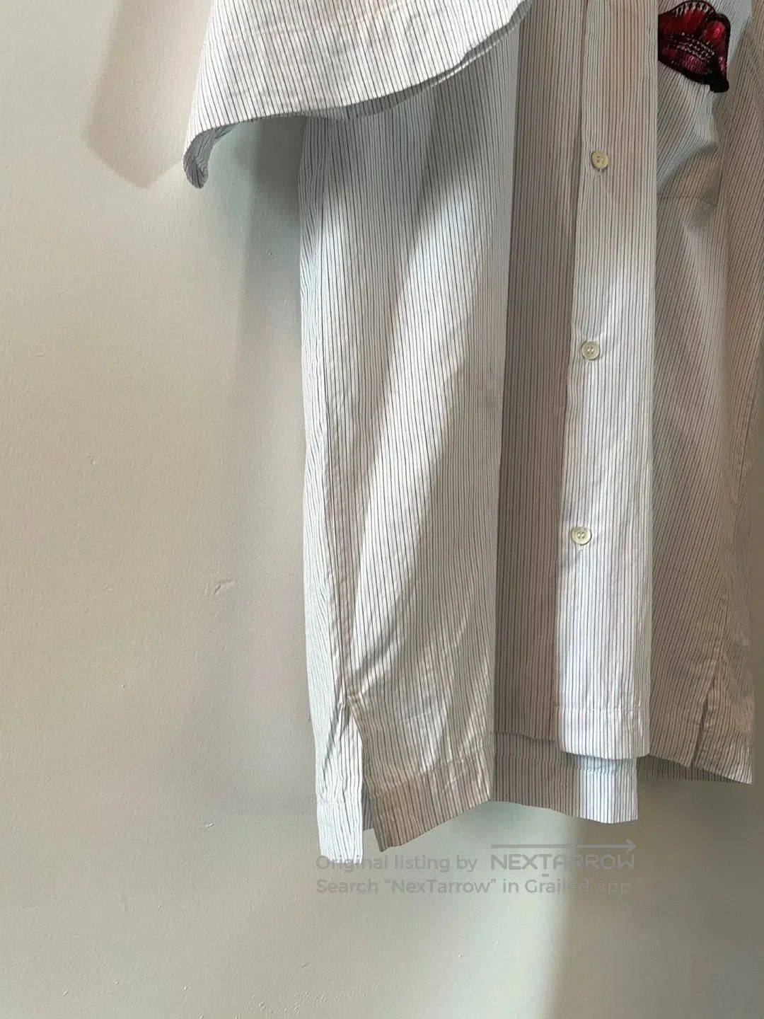 Dries Van Noten White Short Sleeve Shirt with Lip Patch. Size US S / EU 44-46 / 1 - 7 Thumbnail