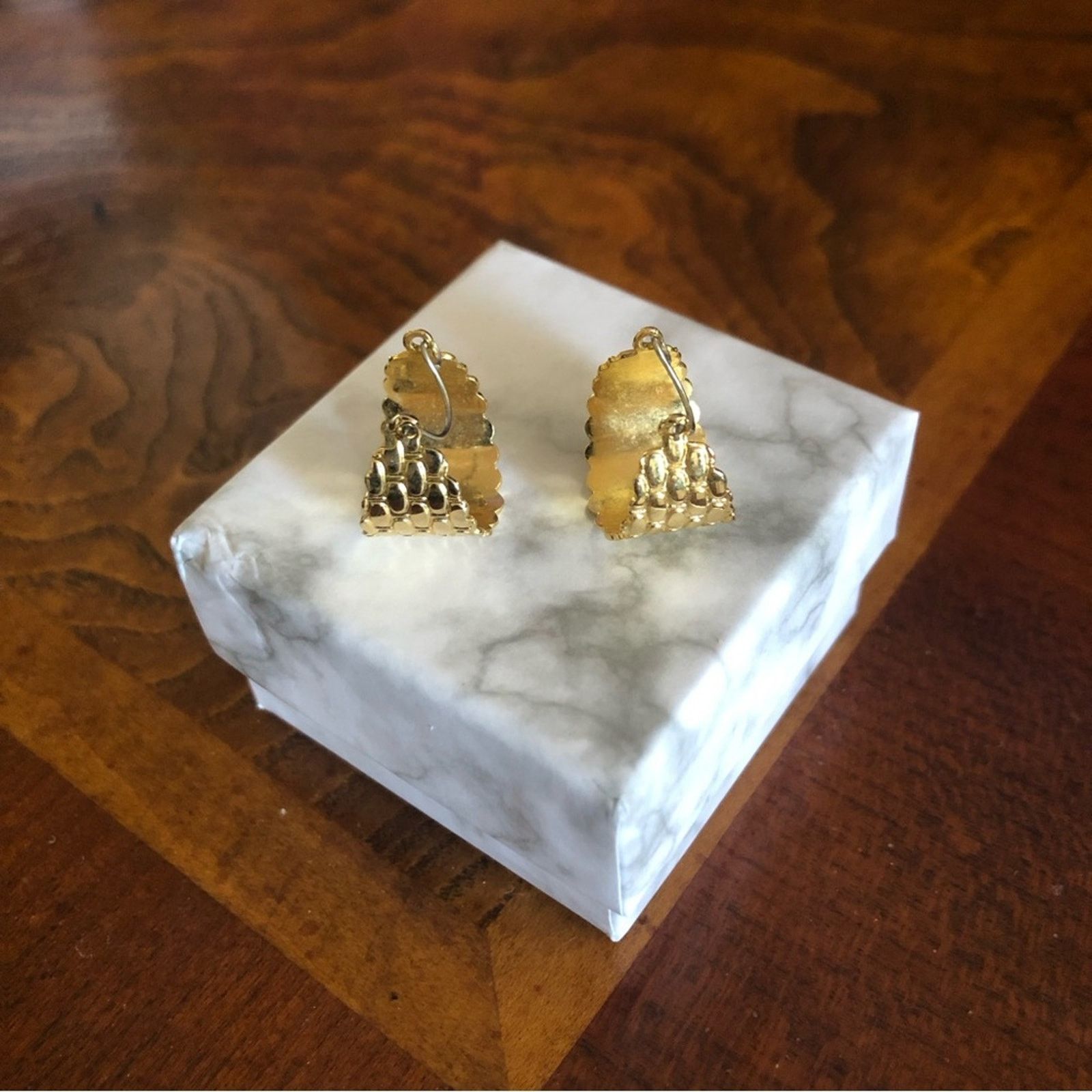 Vintage Vintage shiny gold plated basket weave small hoop earrings Size ONE SIZE - 2 Thumbnail