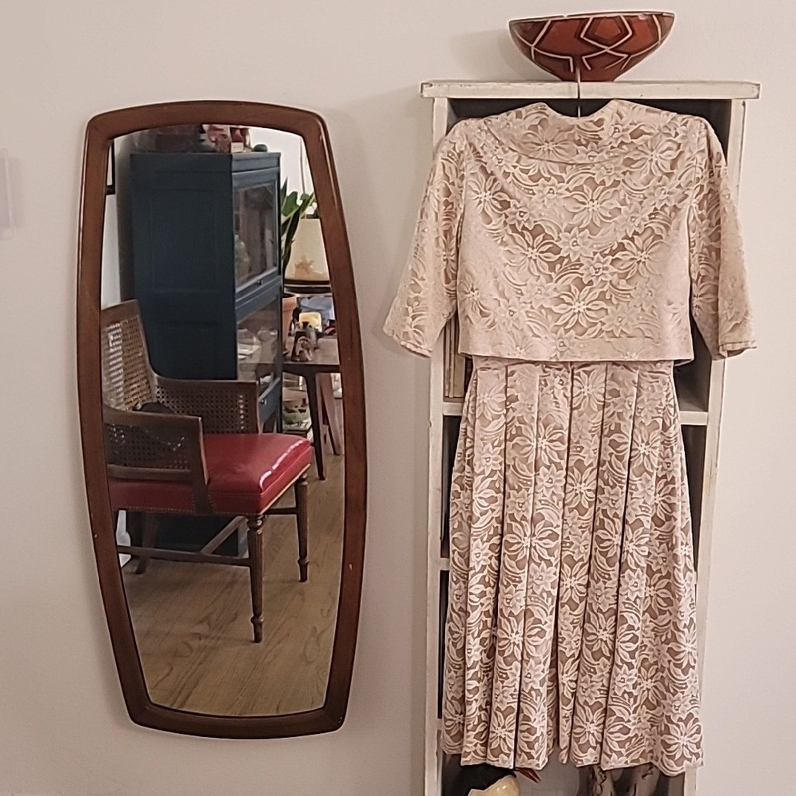 & Other Stories Vtg 1950s Tea Length, Lace Over Satin Cocktail Dress Size ONE SIZE - 3 Thumbnail