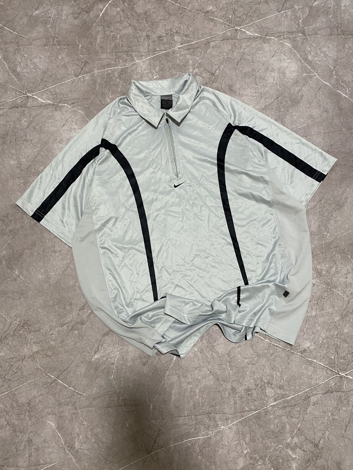 Nike × Vintage Vintage Y2K Nike Mini Centre Logo Polo Shirt 90s Retro Hype Size US XL / EU 56 / 4 - 2 Thumbnail