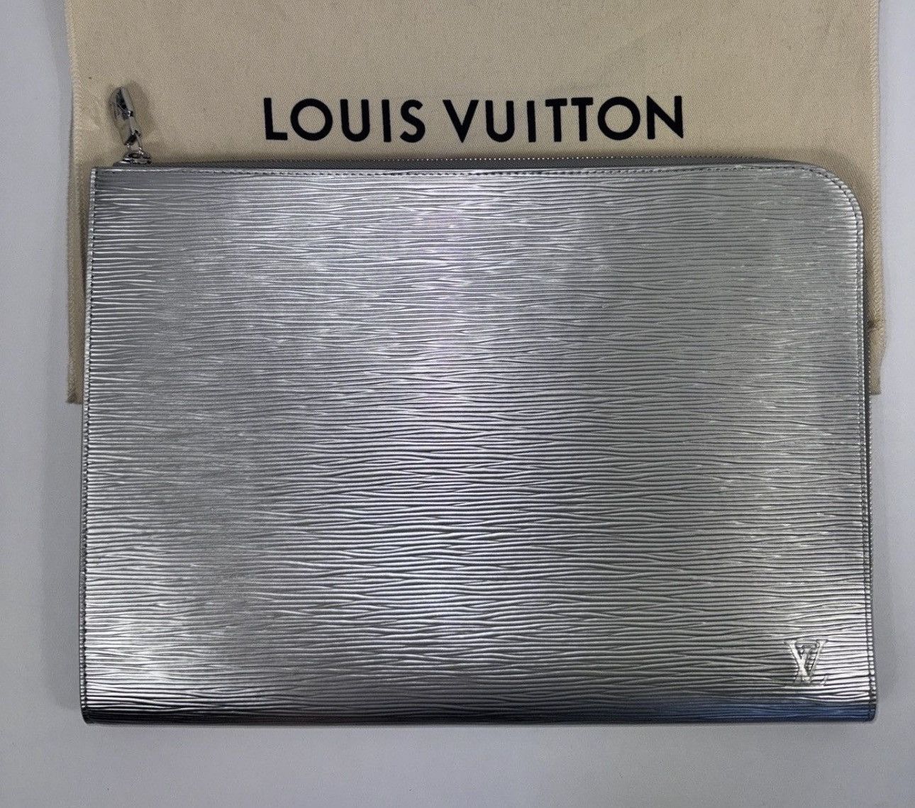 Louis Vuitton SILVER CHROME LAPTOP CASE Size ONE SIZE - 1 Thumbnail