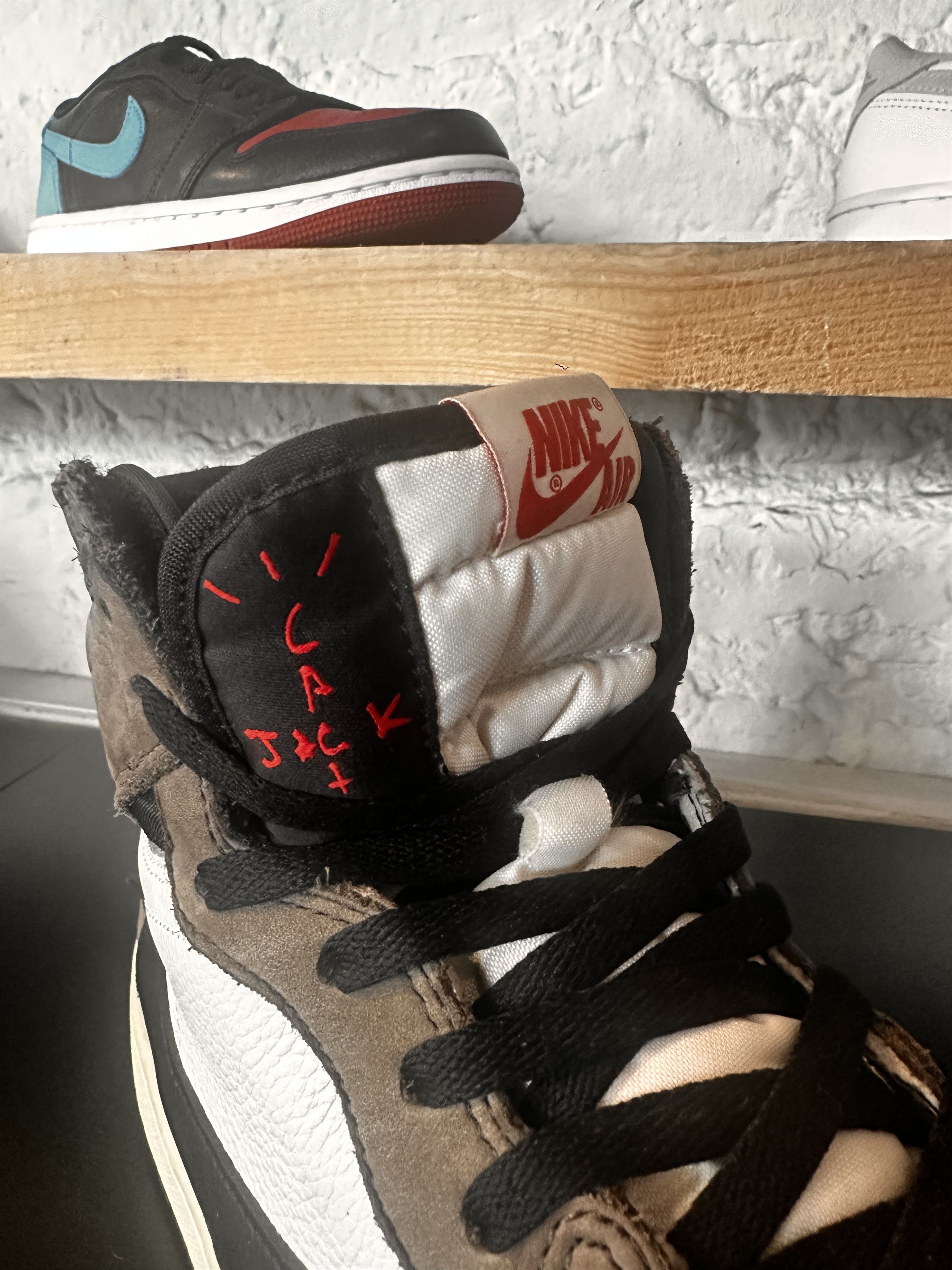 Travis Scott Air Jordan 1 High X Travis Scott Size US 13 / EU 46 - 4 Thumbnail