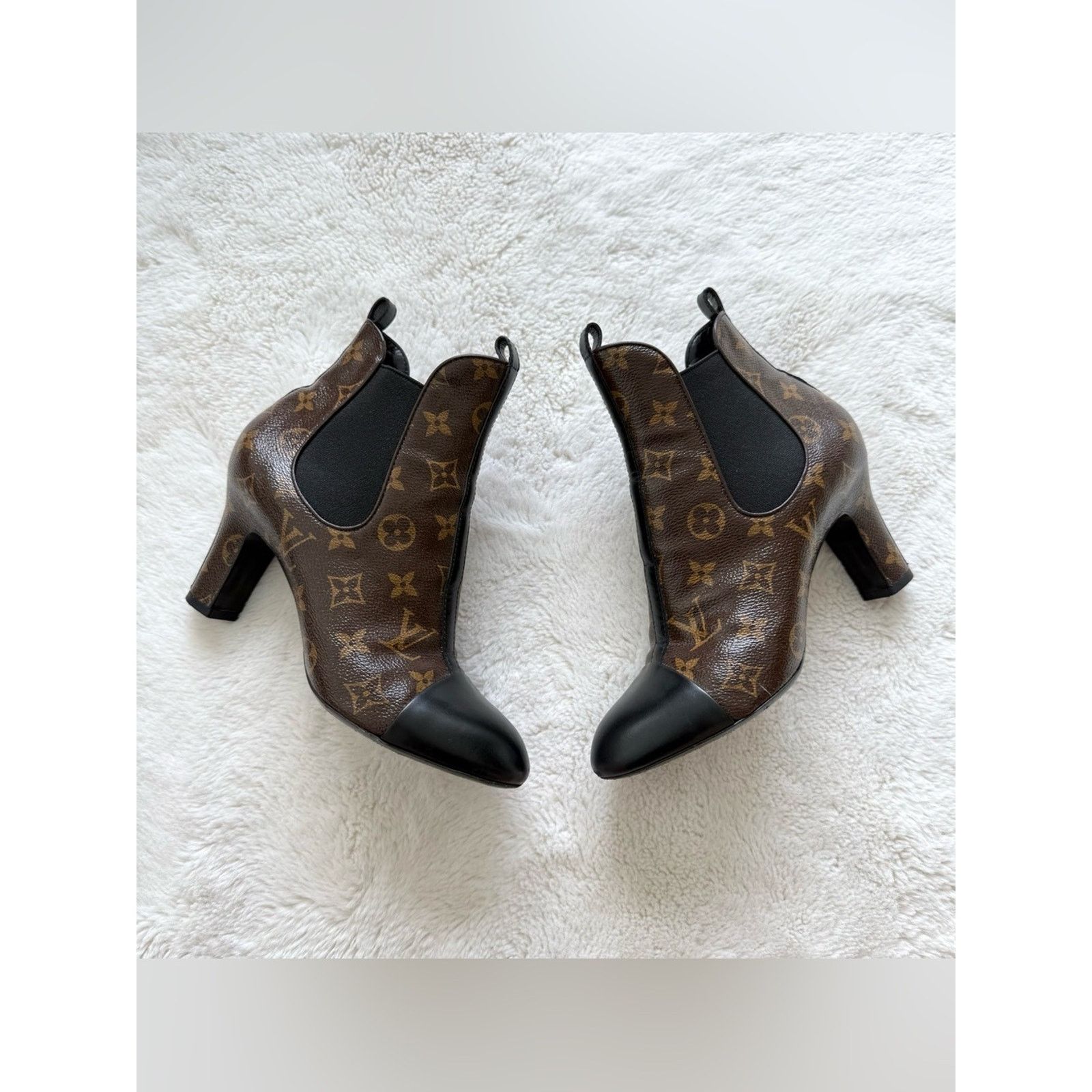 Louis Vuitton Louis Vuitton Revival Ankle Boot Monogram Print size 38.5 EU Size US 8.5 / IT 38.5 - 1 Thumbnail