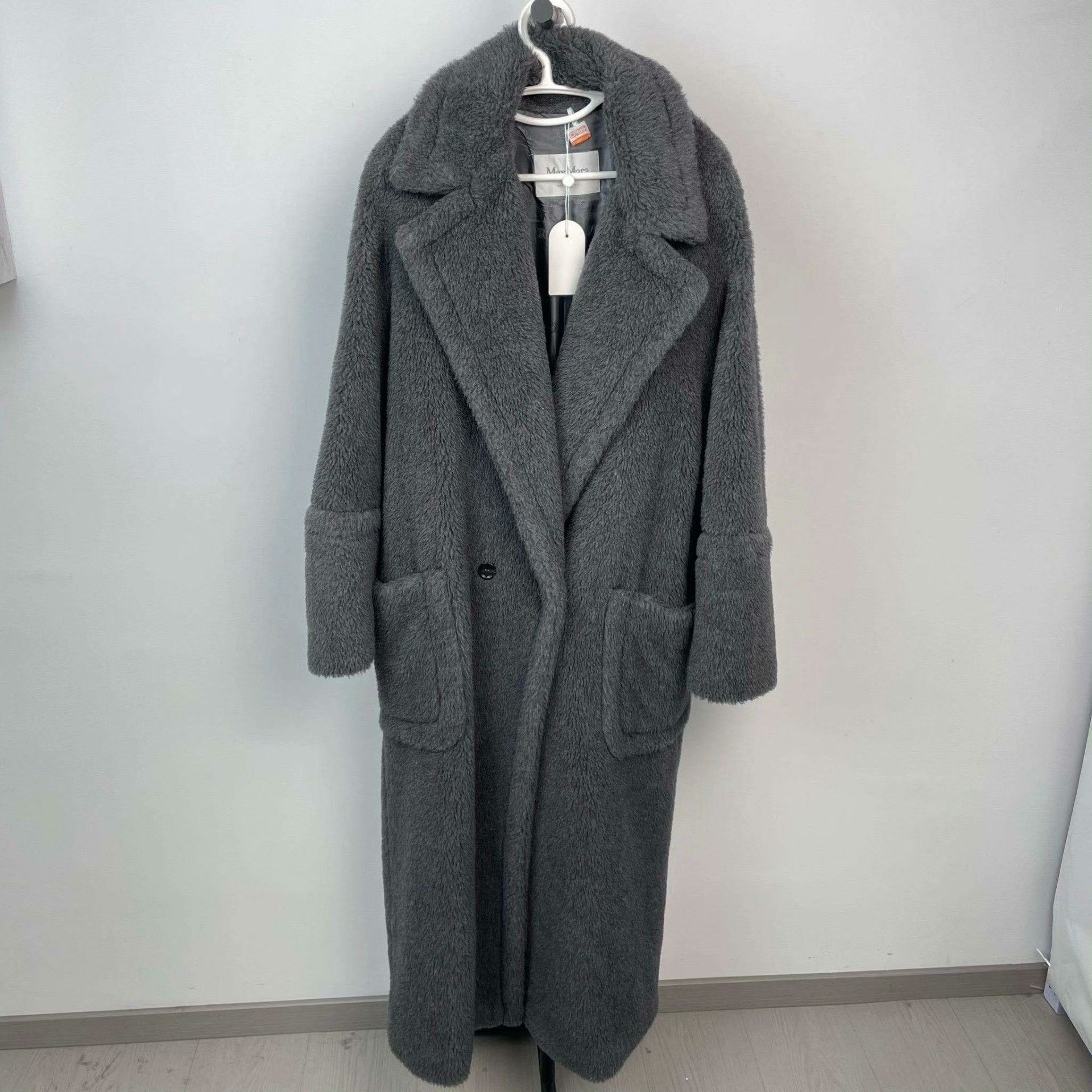 Max Mara Max Mara Gray Coat M Women Size M / US 6-8 / IT 42-44 - 1 Thumbnail