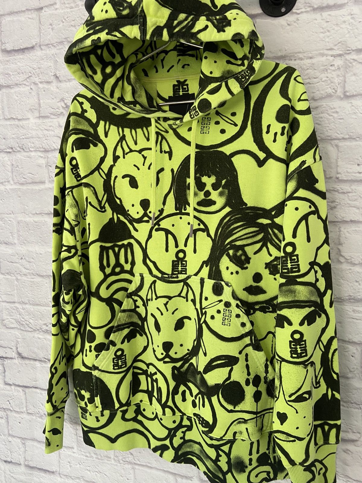Chito × Givenchy Givenchy Chito Allover Family Oversized Hoodie Size US L / EU 52-54 / 3 - 2 Thumbnail