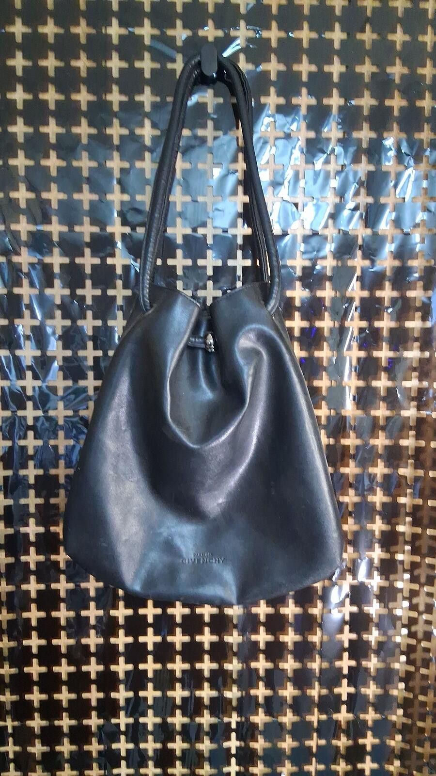 Givenchy Parfums Givenchy Black Leather Drawstring Bag Bucket Bag Size ONE SIZE - 1 Thumbnail