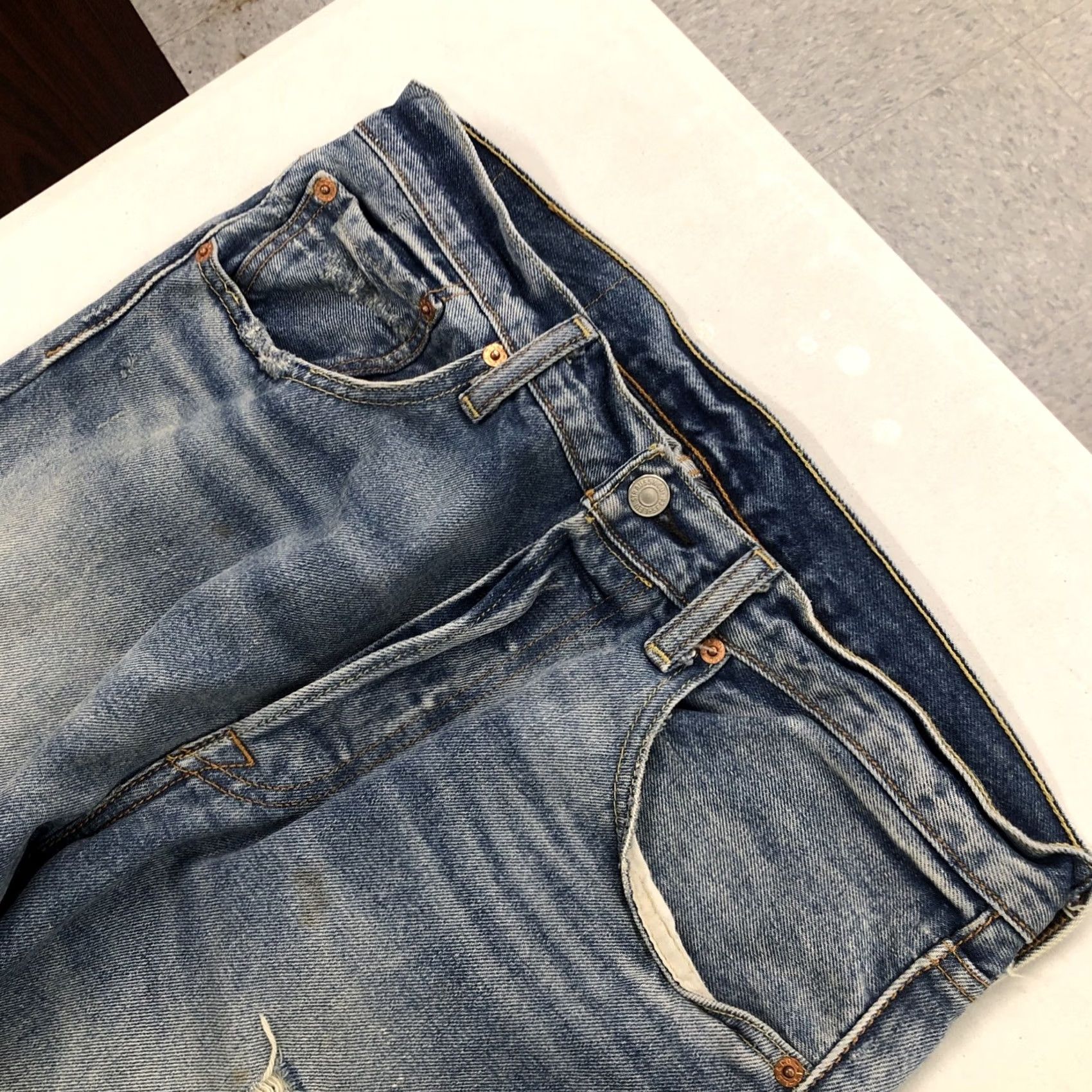 Levi's Levi's 501 Jeans Men's Size 32x29 Straight Leg Button Fly Distressed Light Denim Blue 5-Pocket Casual Pants Regular Slim fit Mens Size US 32 / EU 48 - 2 Thumbnail