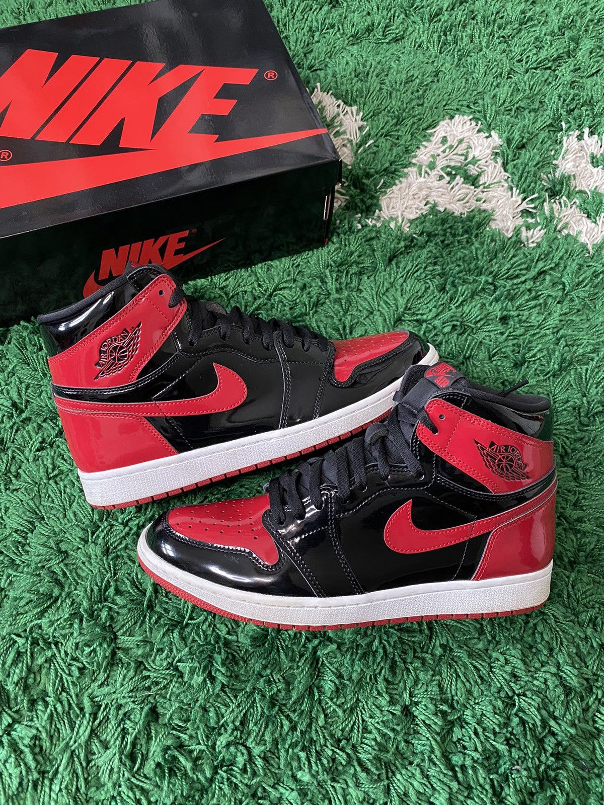 Jordan 1 Retro High OG Patent Bred Men's - 555088-063 - US