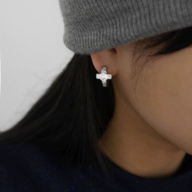 Jewelry × Sterling Silver Cross Dark Earrings One Pairs Chrome Jewelry Size ONE SIZE - 1 Thumbnail